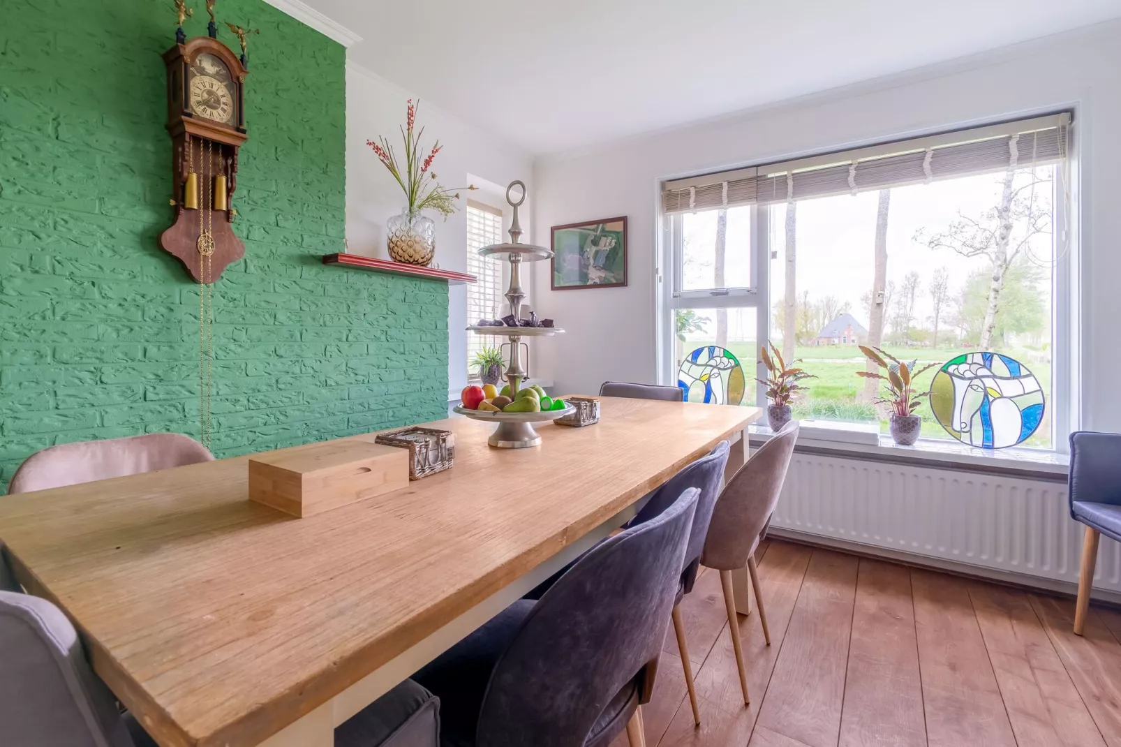 Gezellige Boerderij met chalet in Friesland-Esszimmer