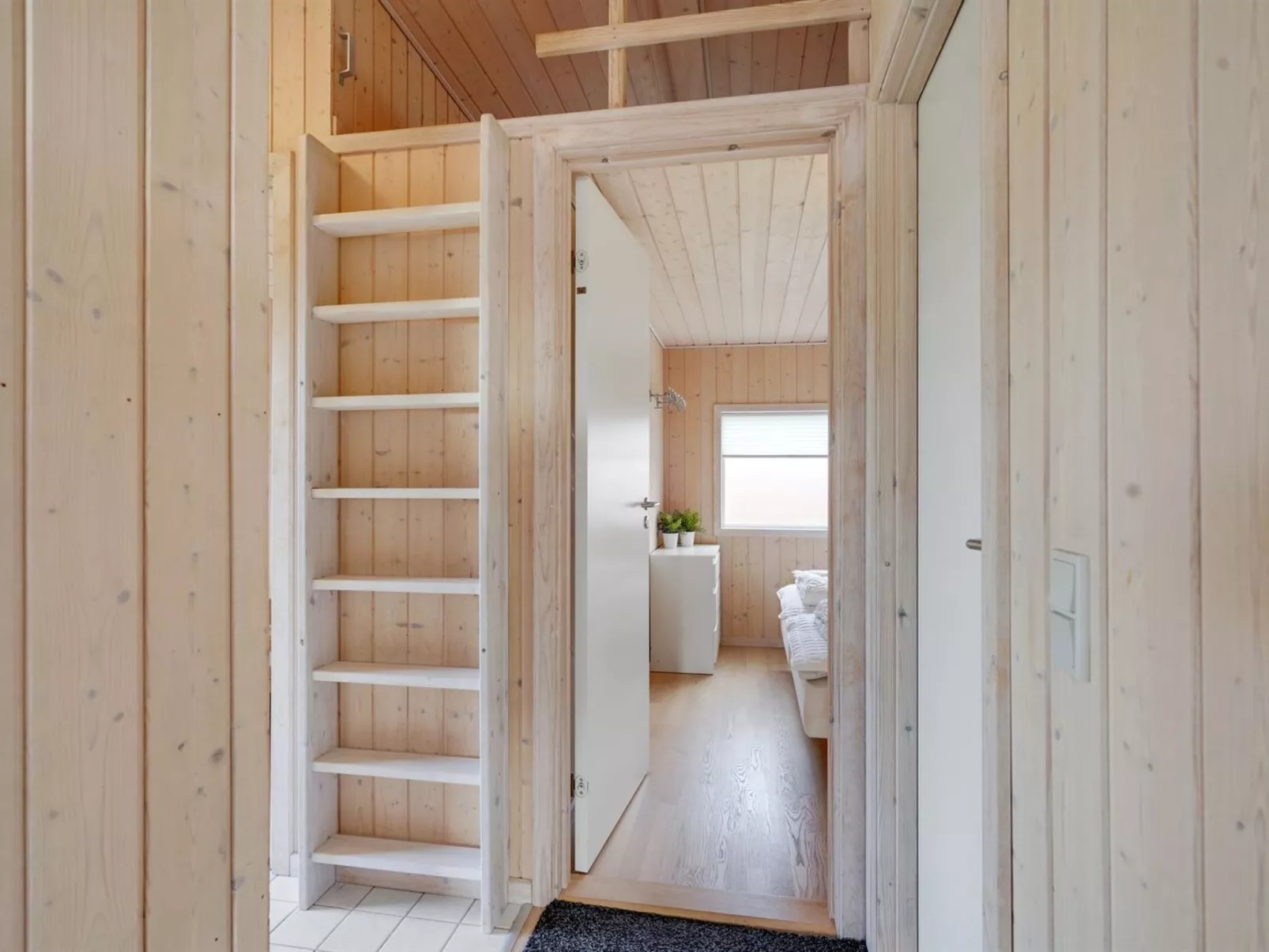 "Sointu" - 250m from the sea-Inside