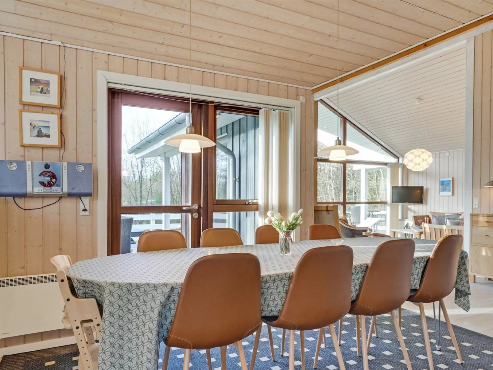 "Swarte" - 30km from the sea-Inside