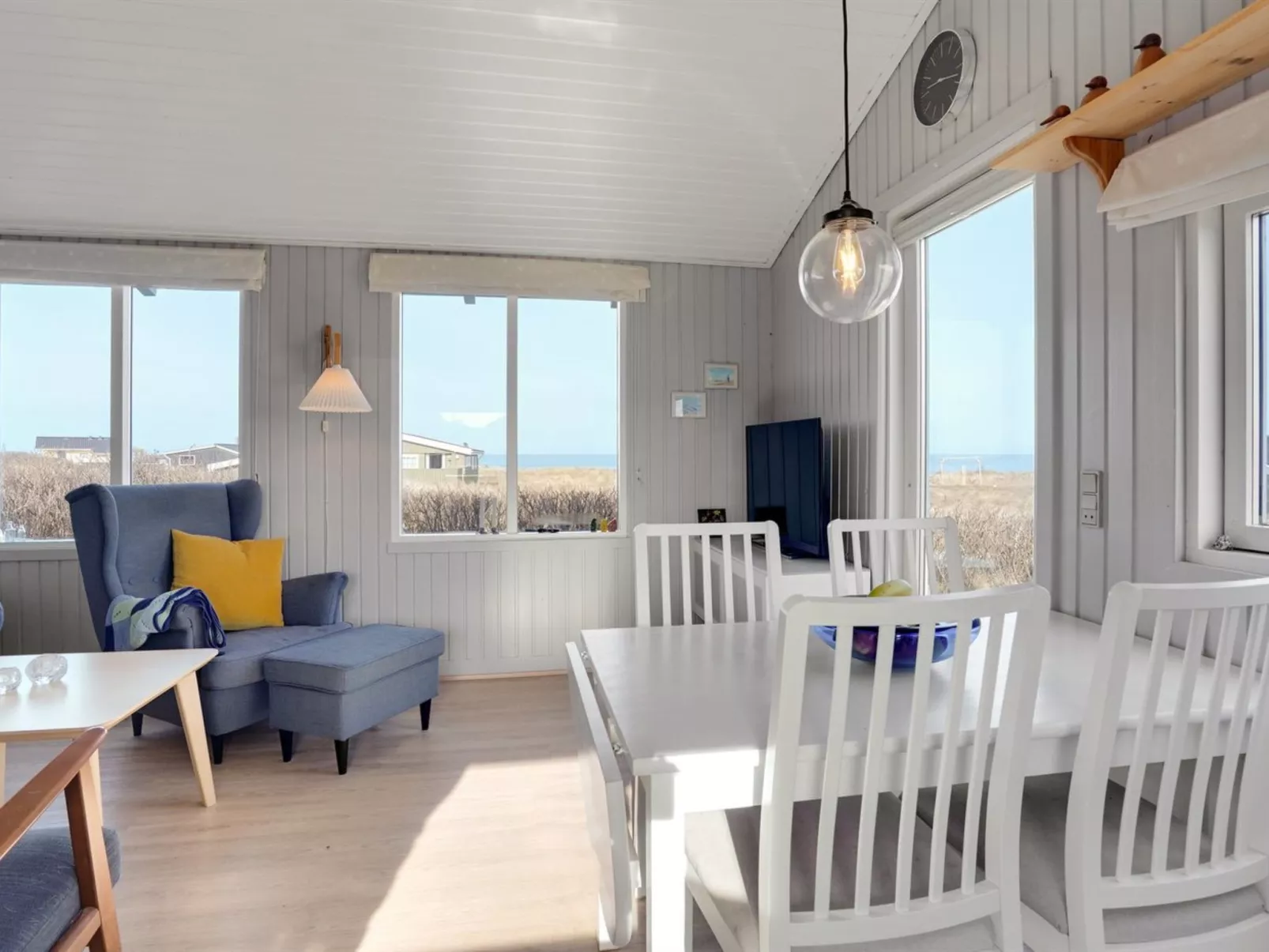 "Jace" - 75m from the sea-Inside