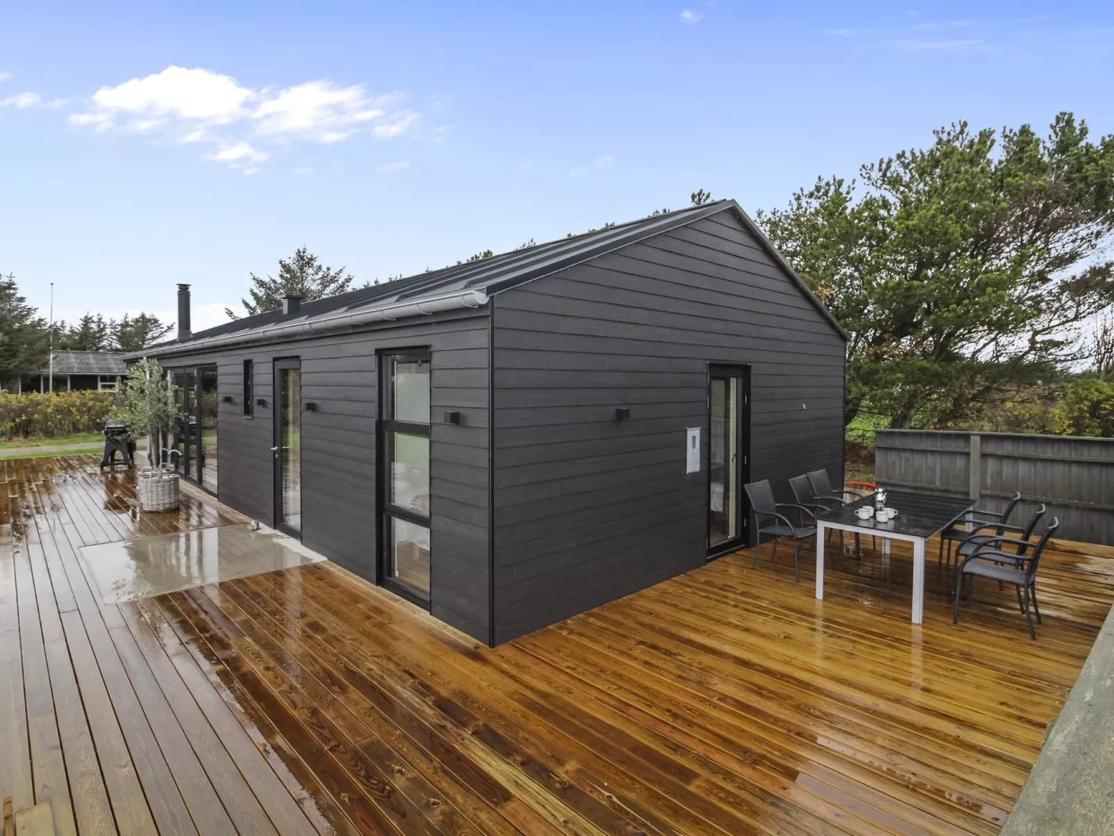 "Tatania" - 800m from the sea-Outside