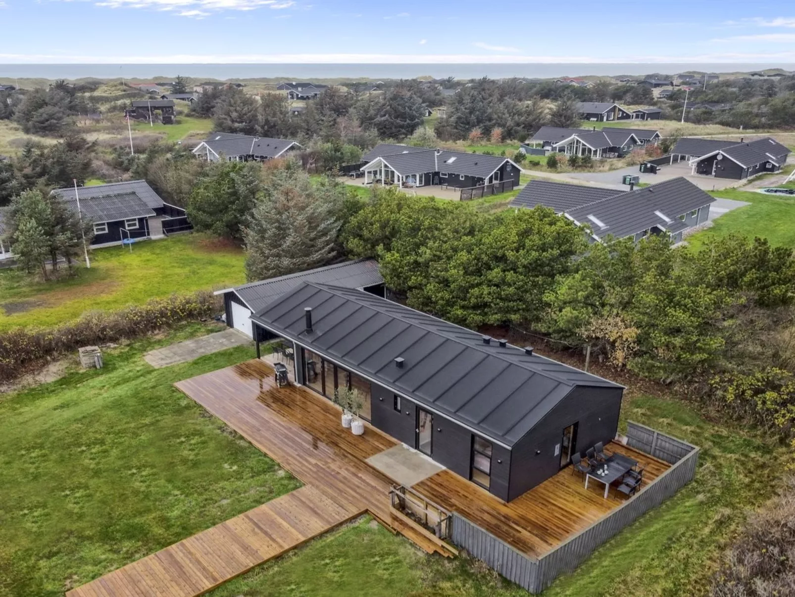 "Tatania" - 800m from the sea-Outside