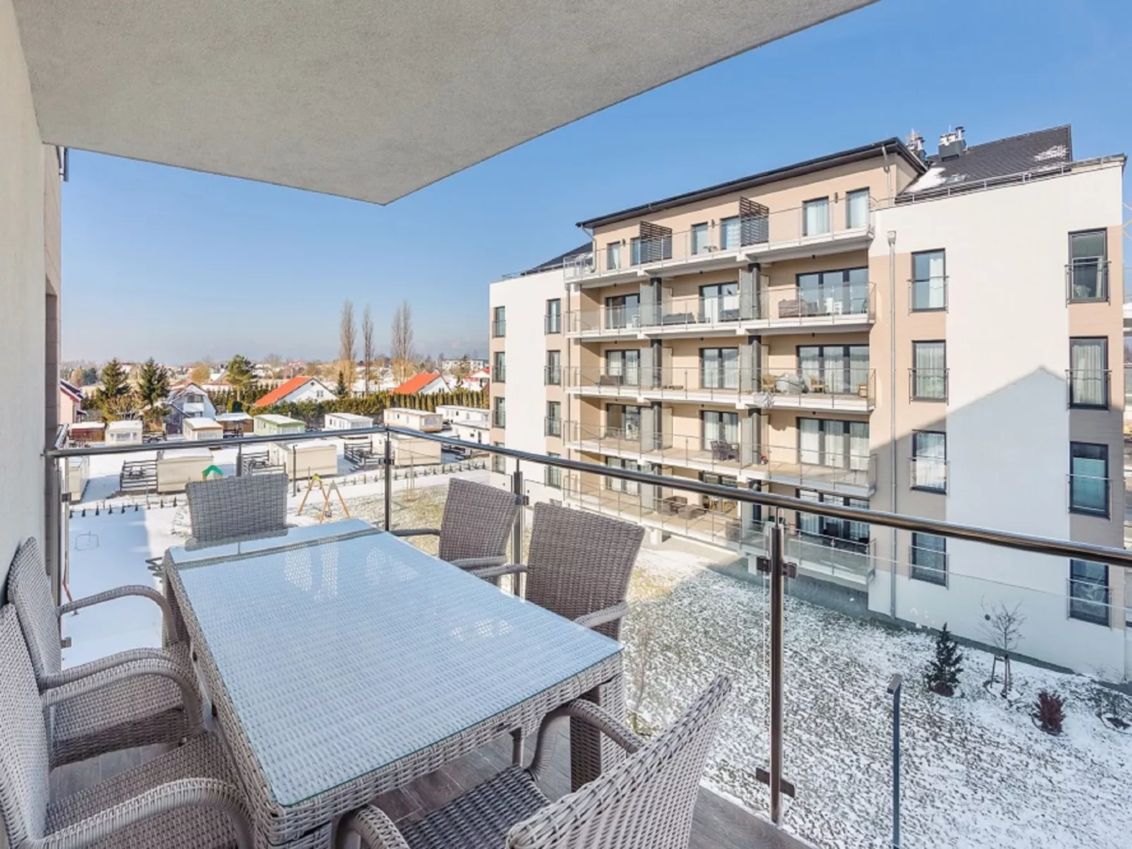 Pięć Mórz-Draußen