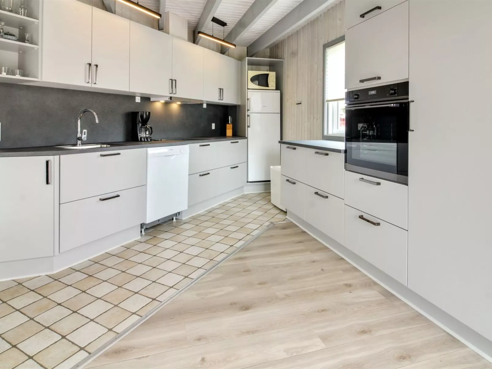 "Sunita" - 2.8km from the sea-Inside