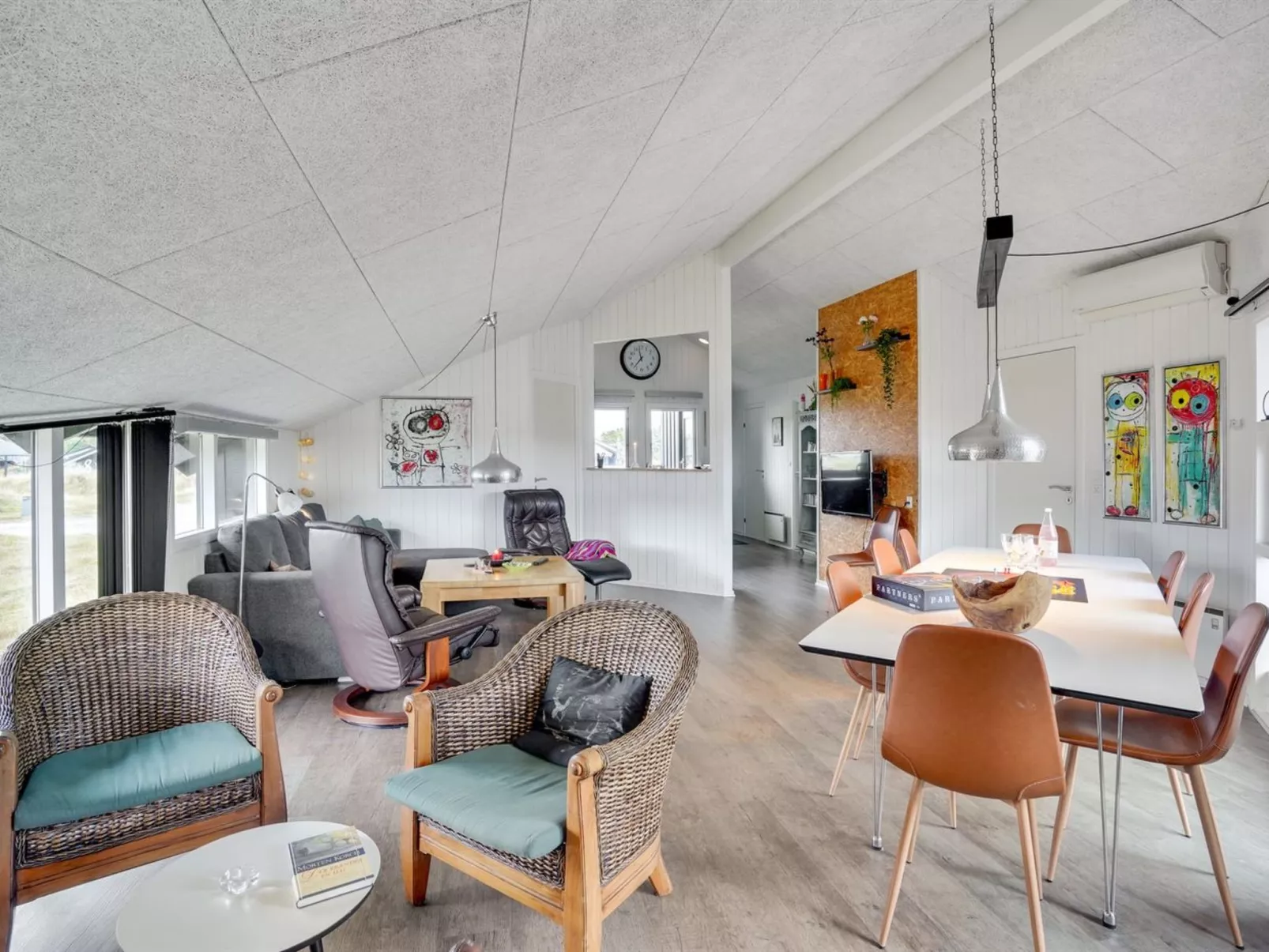"Emund" - 900m from the sea-Inside