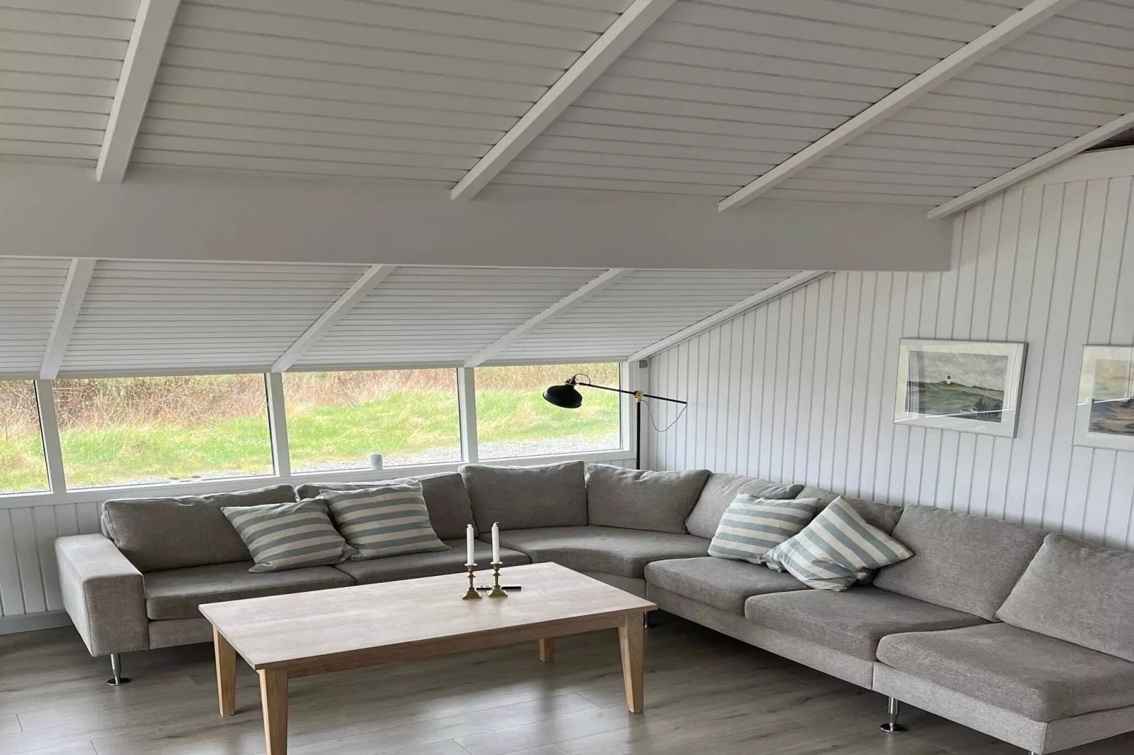 Modern Pool House with View - By Traum Ferienwohnungen-Indoor
