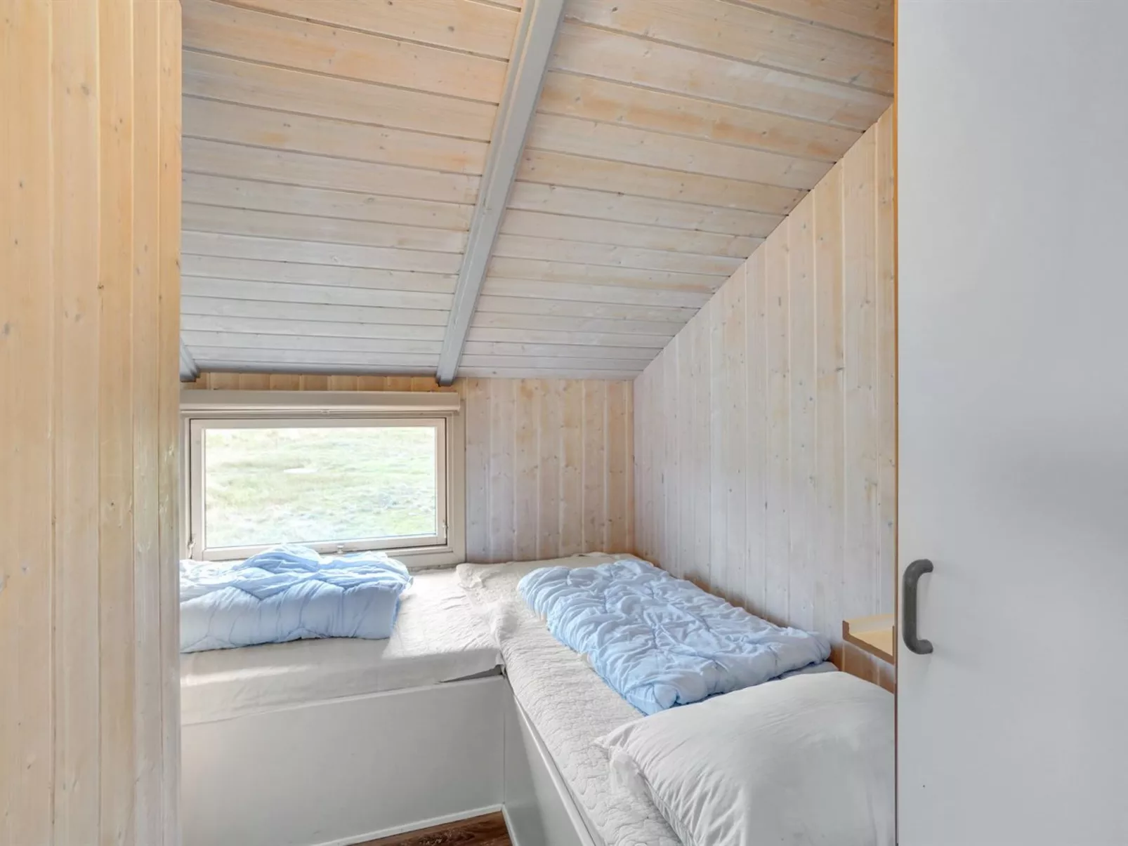 "Emund" - 900m from the sea-Inside