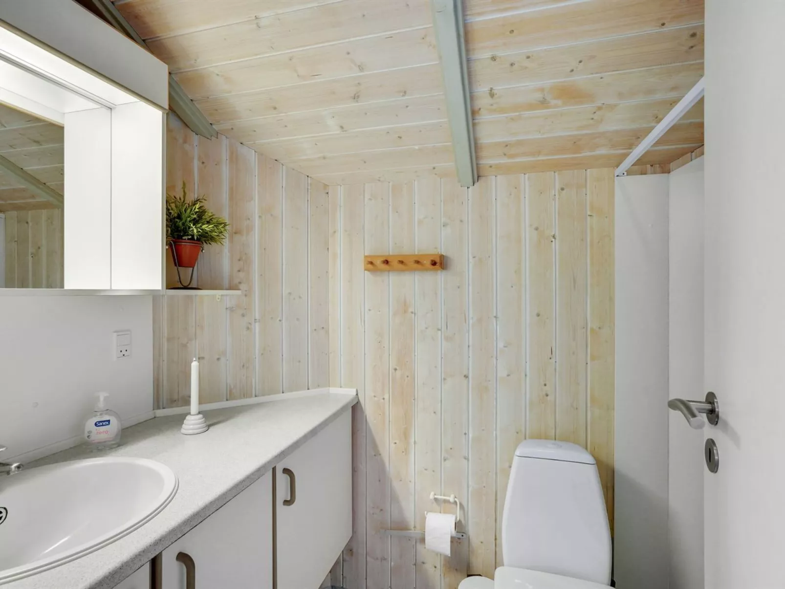 "Emund" - 900m from the sea-Inside