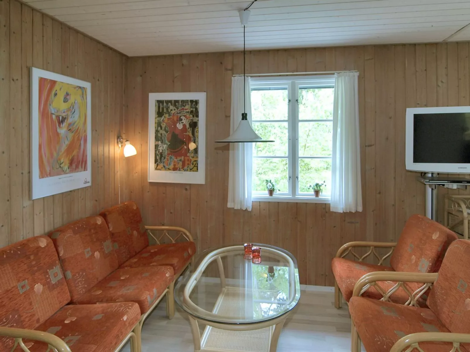 "Tom" - 125m from the sea-Inside