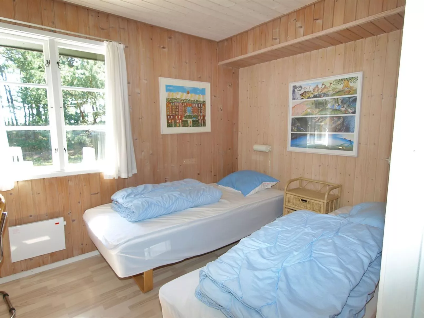 "Tom" - 125m from the sea-Inside