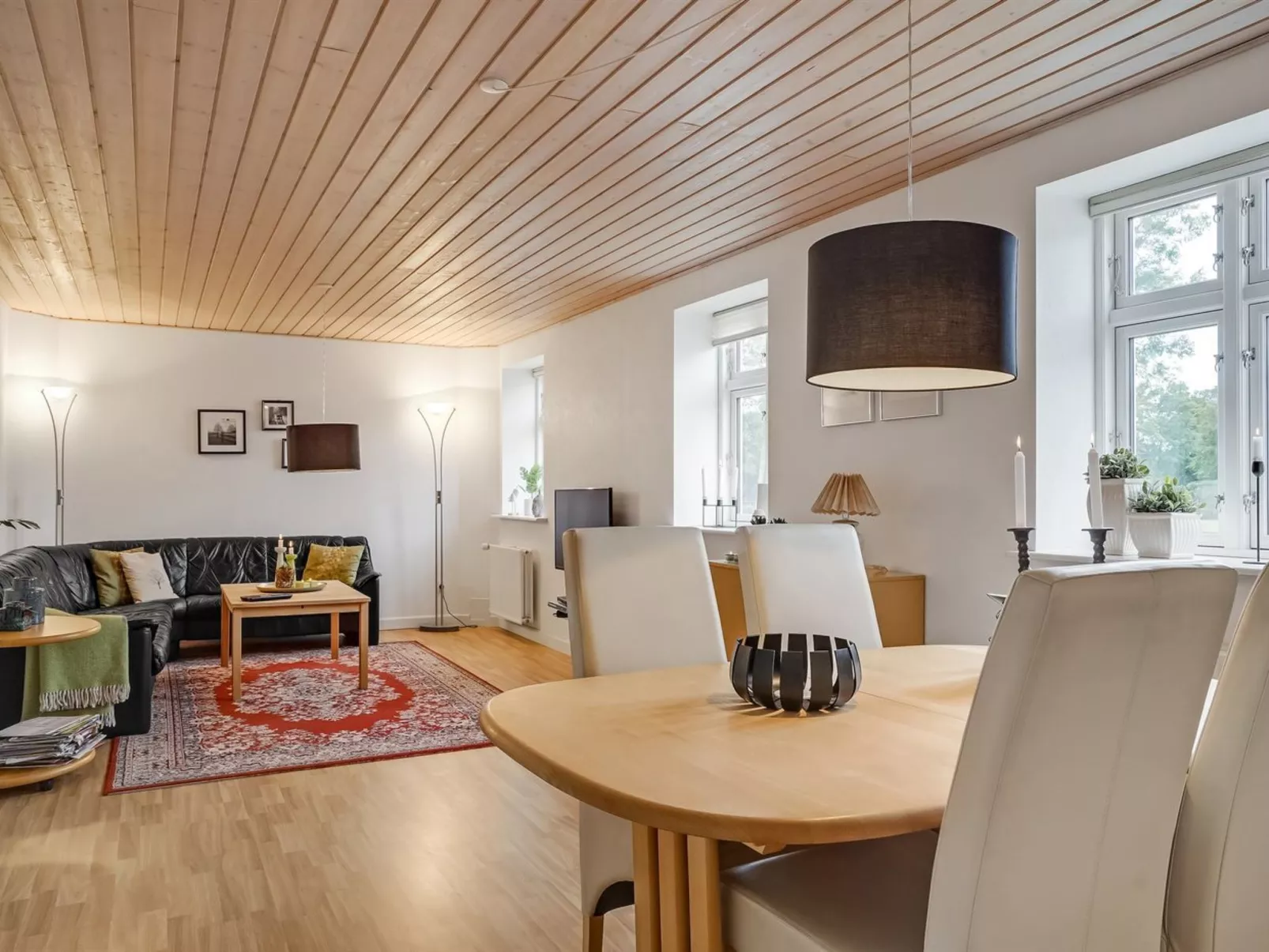 "Edine" - 4.5km from the sea-Inside