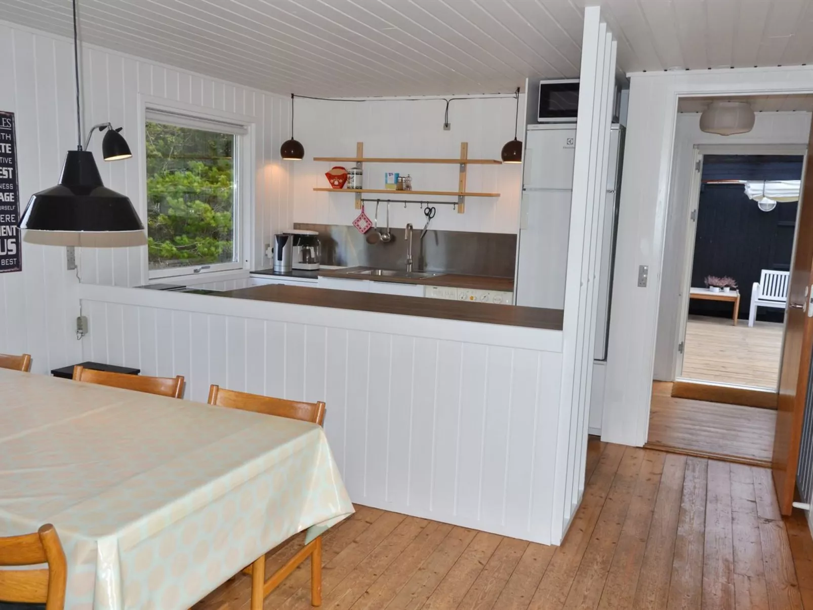 "Elin" - 3km from the sea-Inside