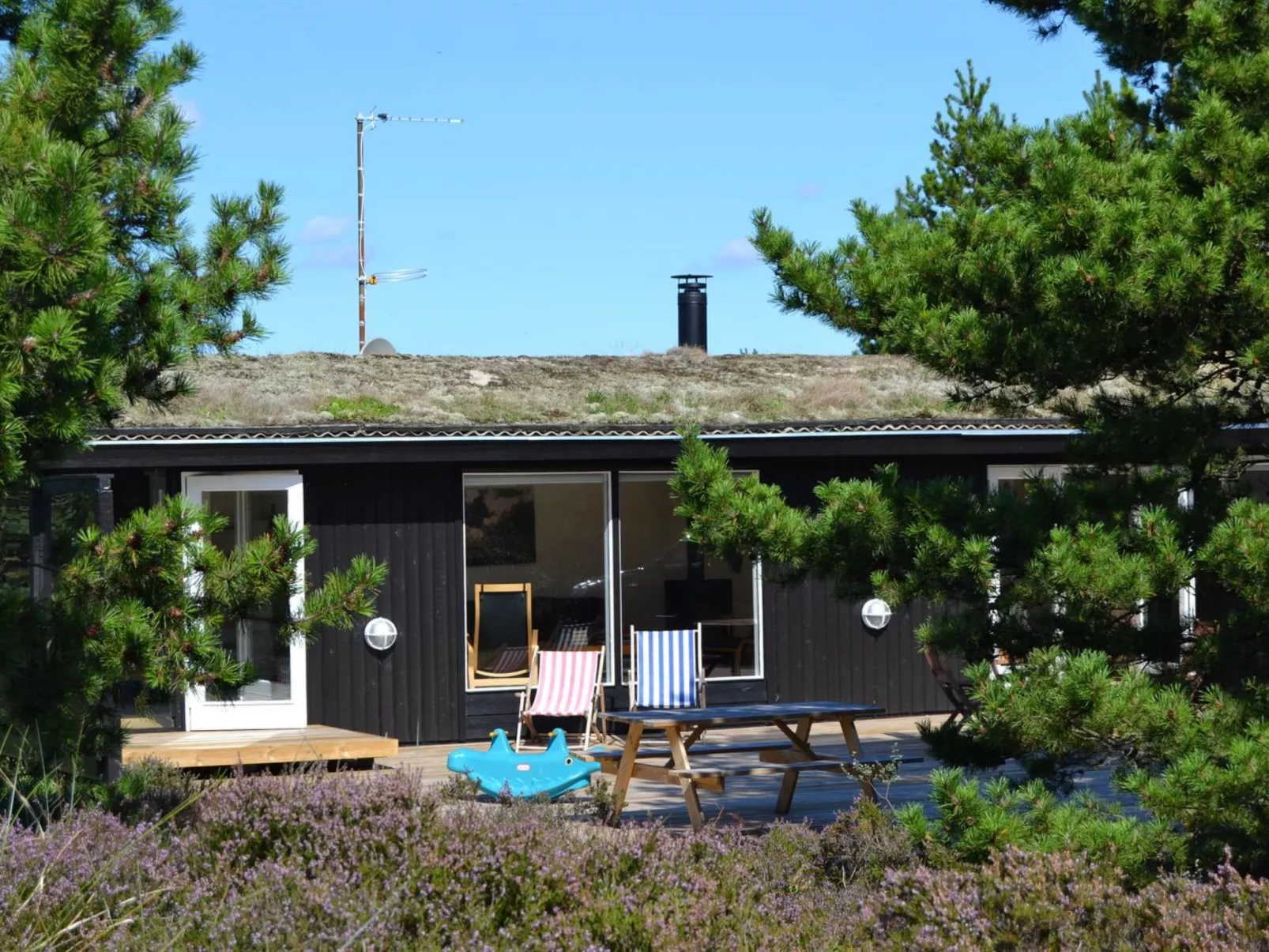 "Elin" - 3km from the sea-Outside