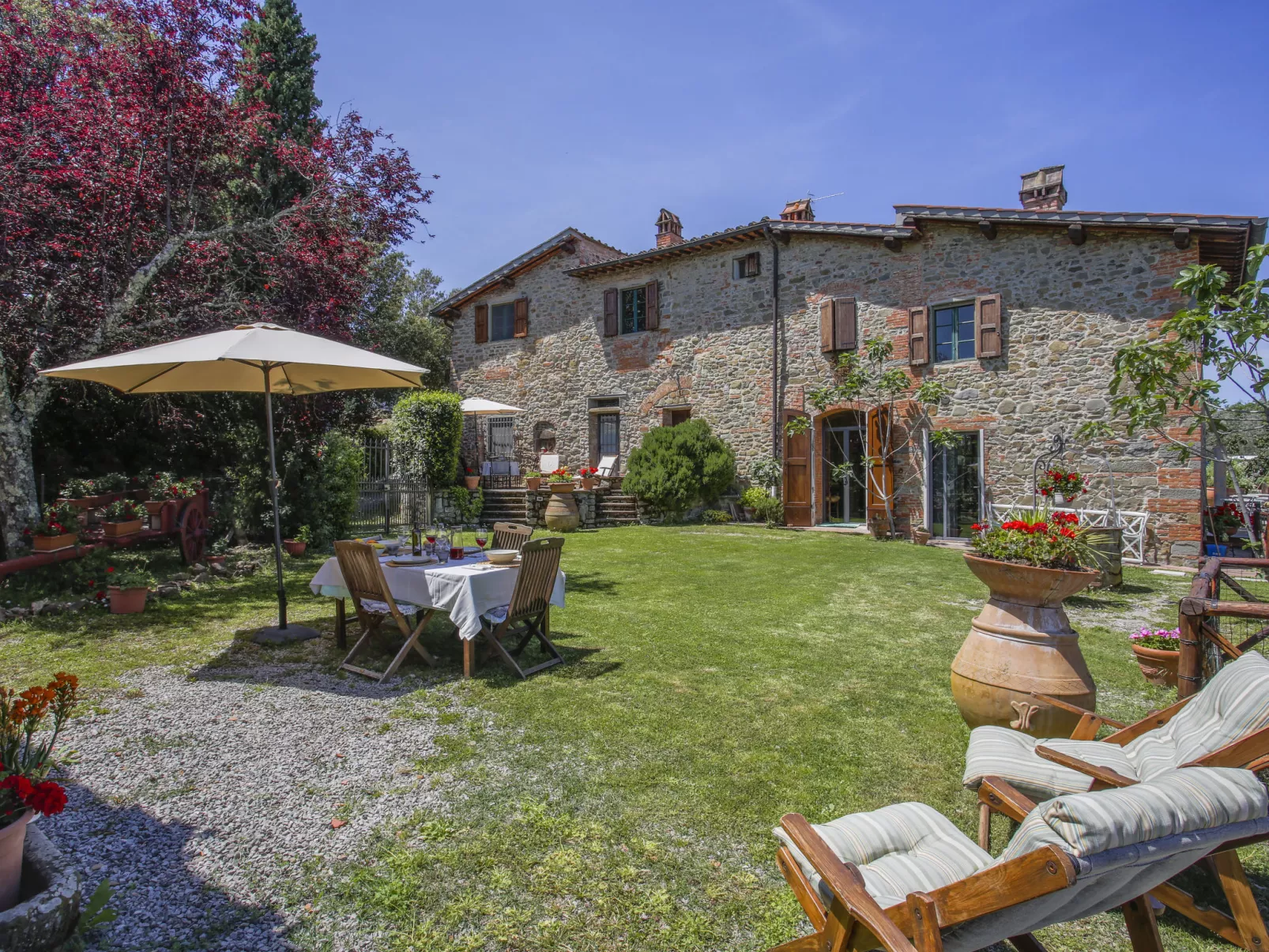 Le Poggiole-Outside