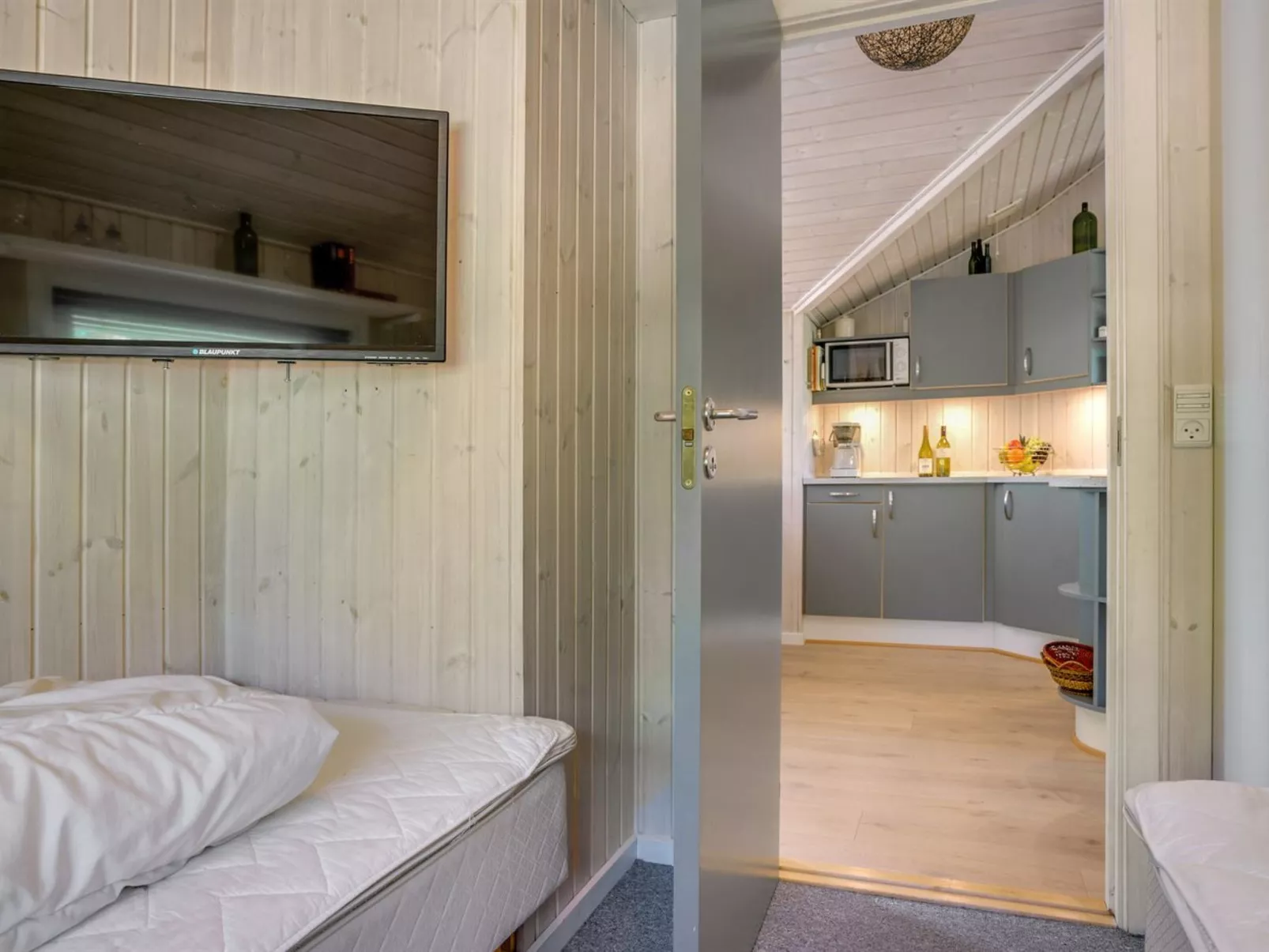 "Esaline" - 400m from the sea-Drinnen