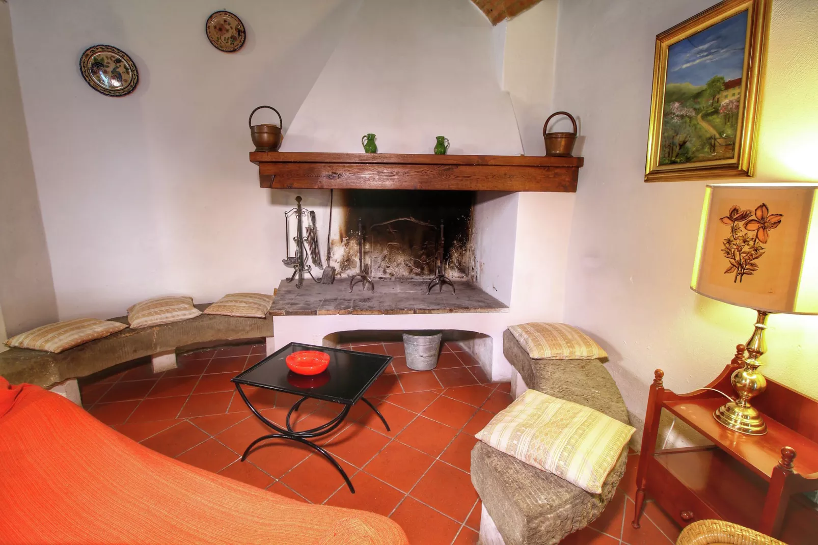 Casa Bruciata-Living room