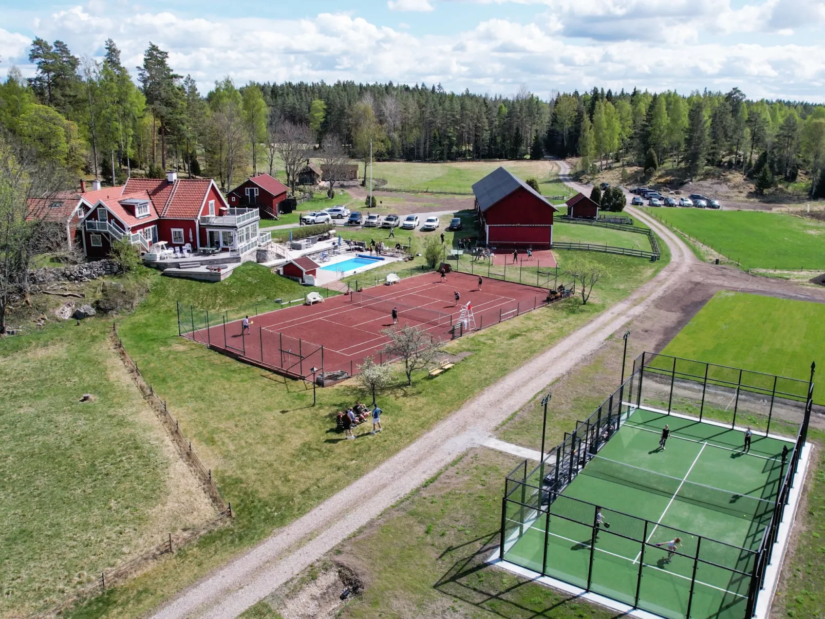 Skarpsätter Sportgård-Outside