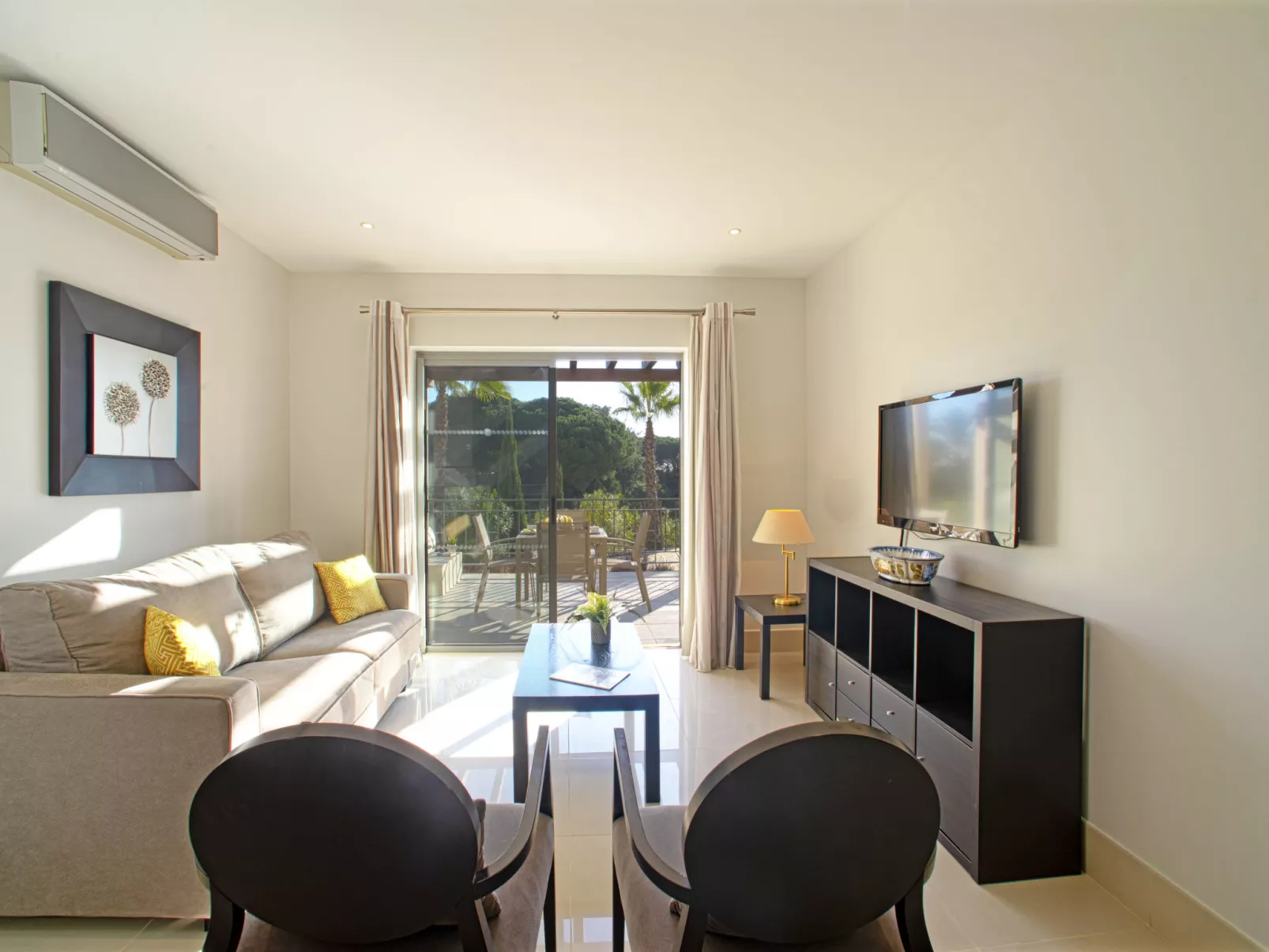 Pine Hills Rubi-Inside