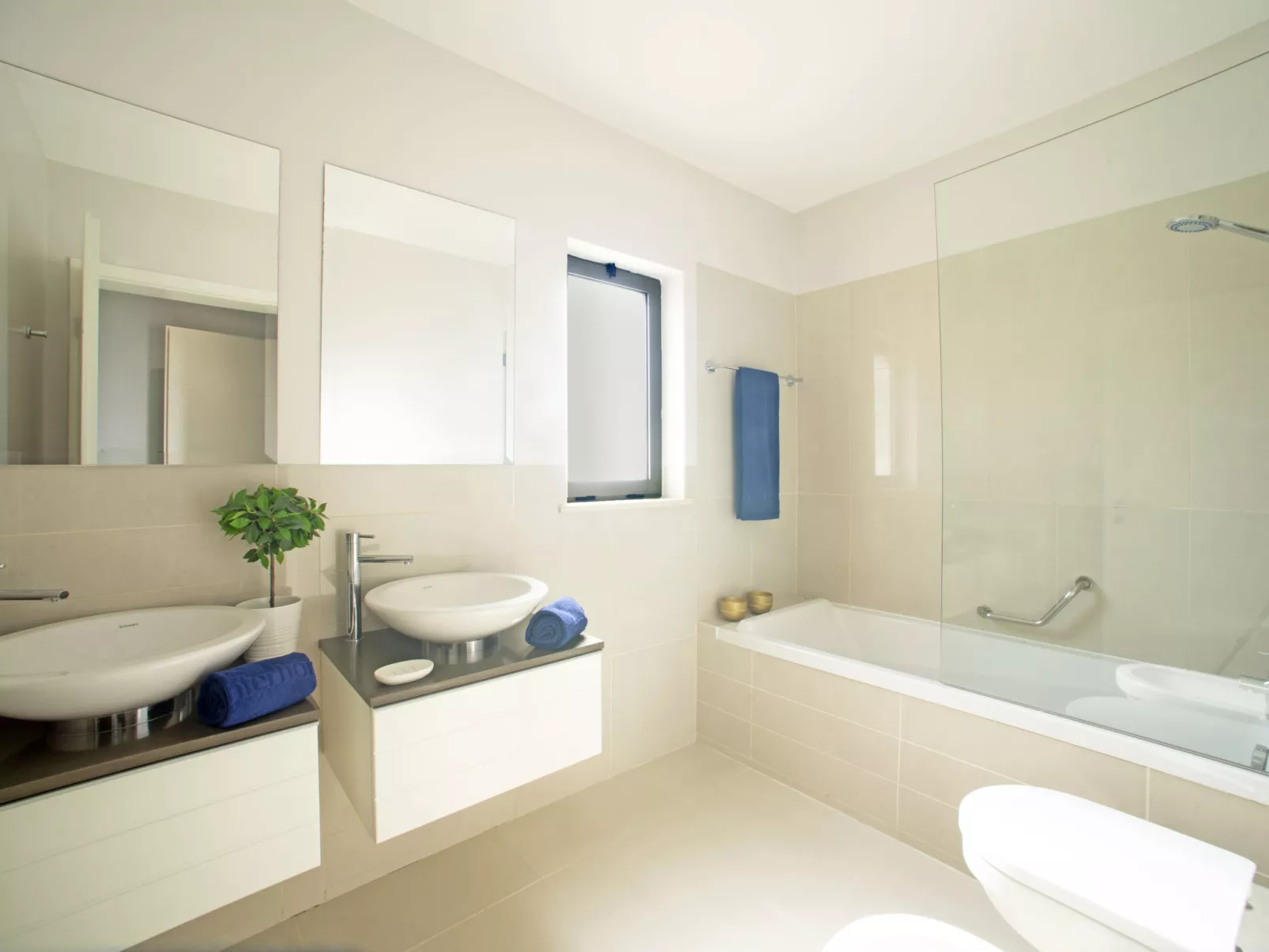 Pine Hills Safira-Inside