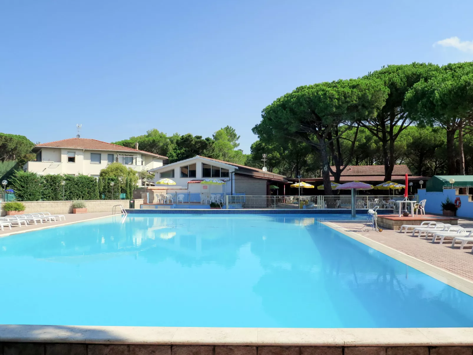 Campeggio del Forte-Outside