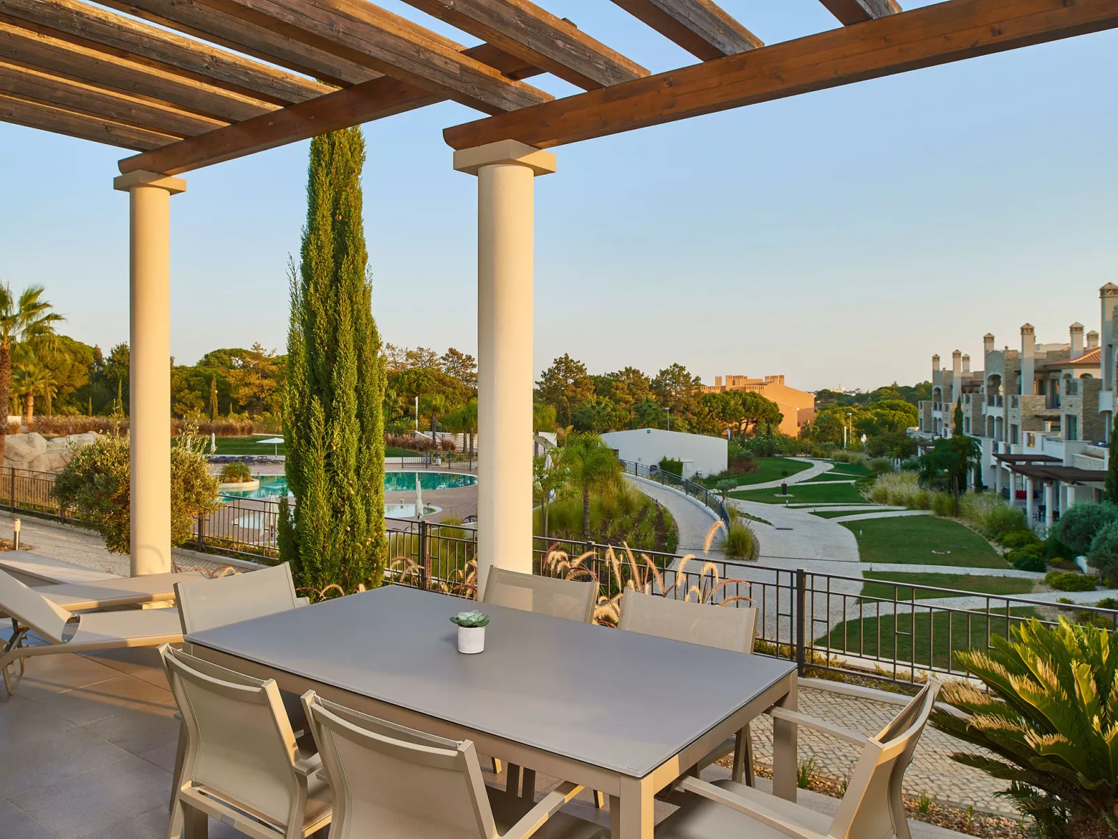 Pine Hills Coral-Inside