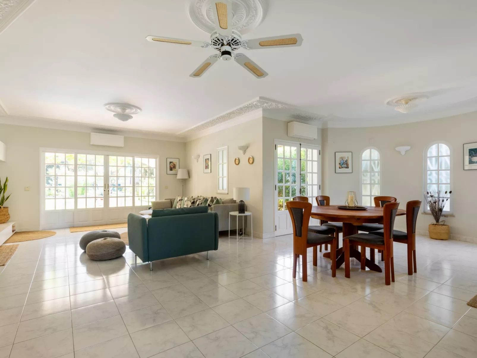 Villa Verde-Inside