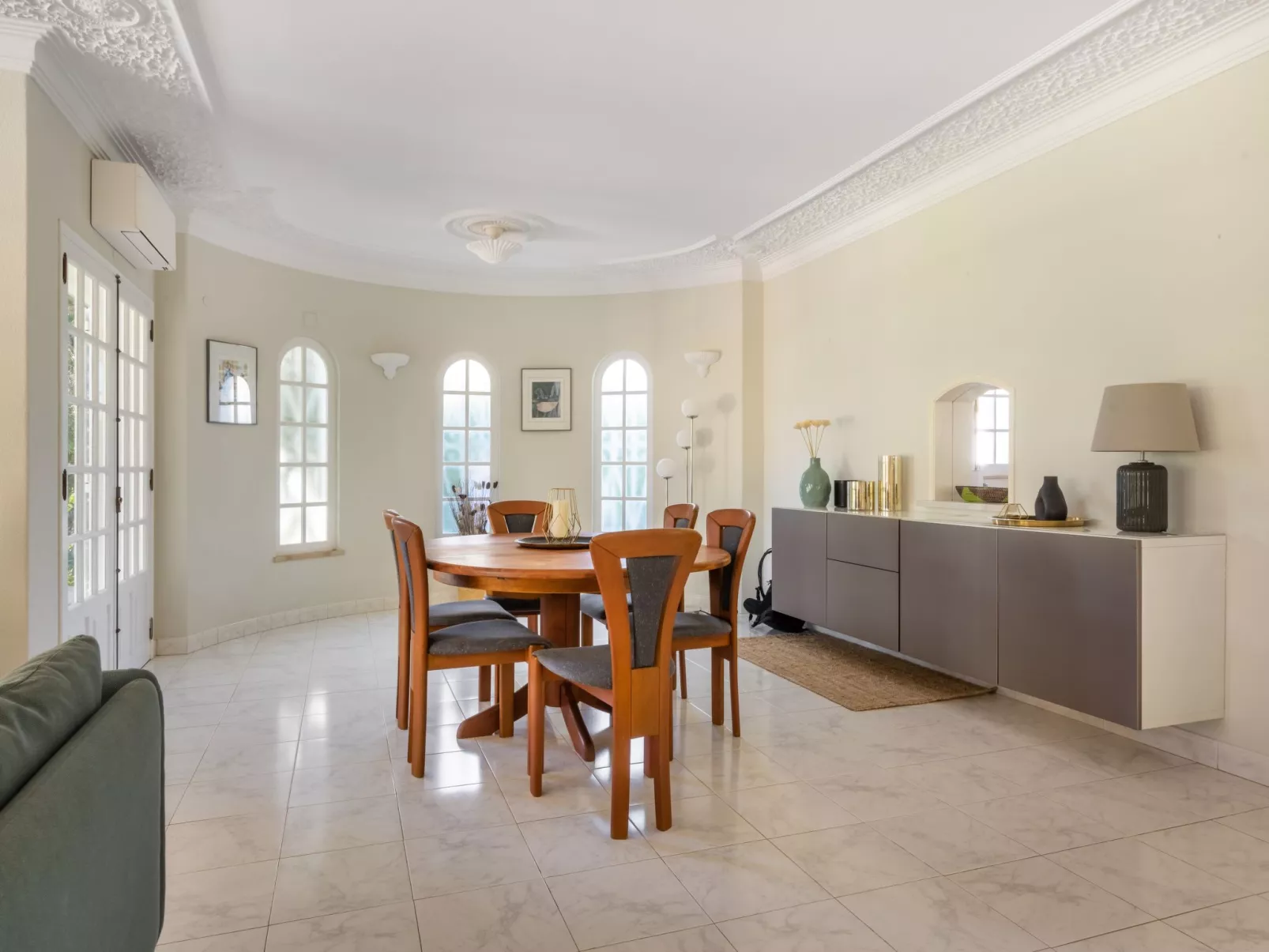 Villa Verde-Inside