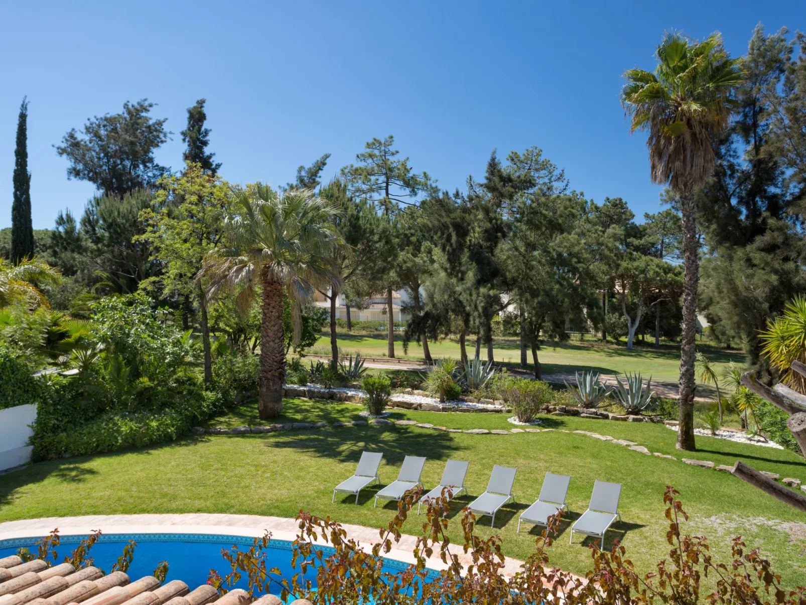 Villa Verde-Inside