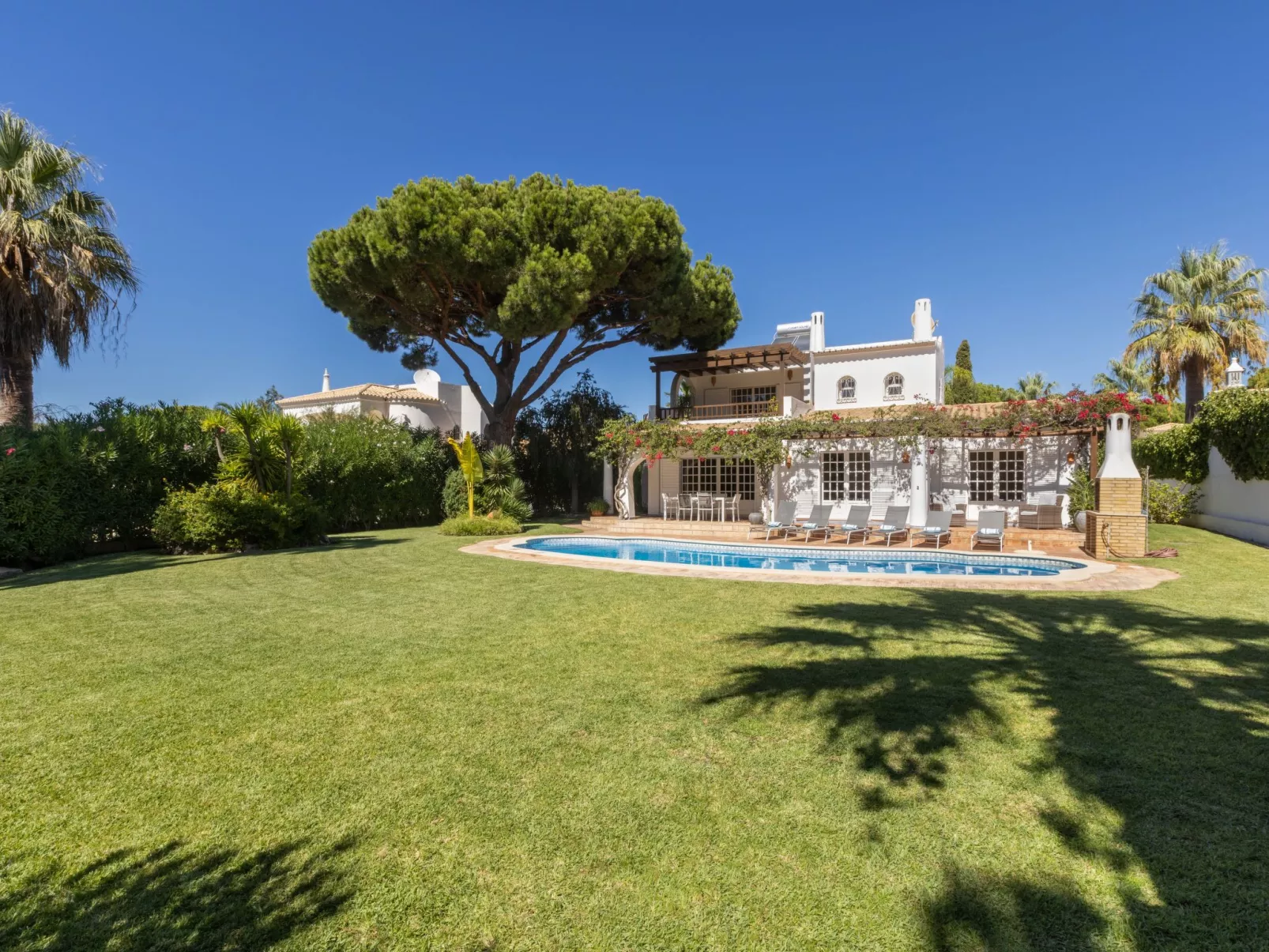 Villa Verde-Inside