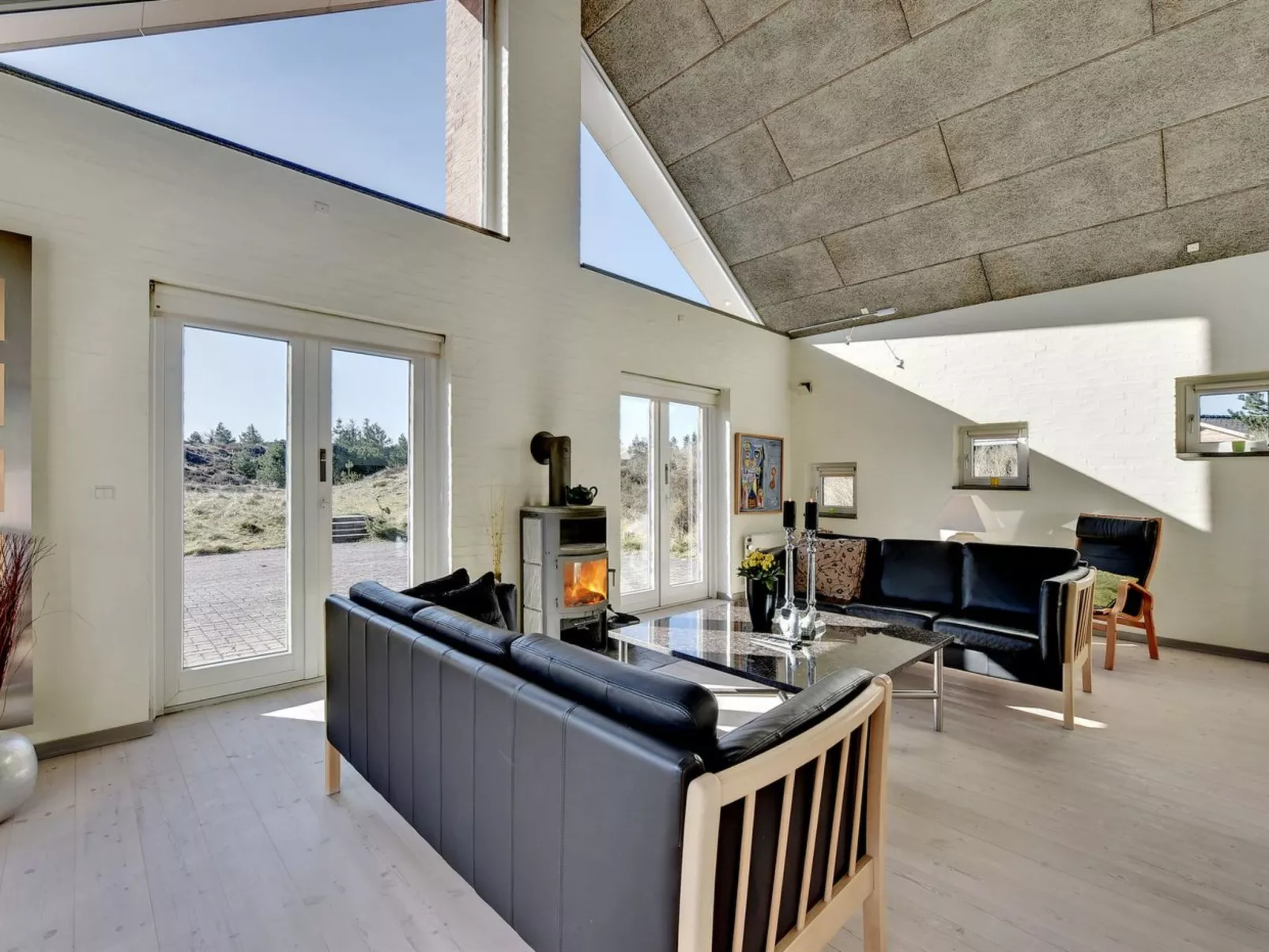 "Sjamme" - 1.2km from the sea-Inside