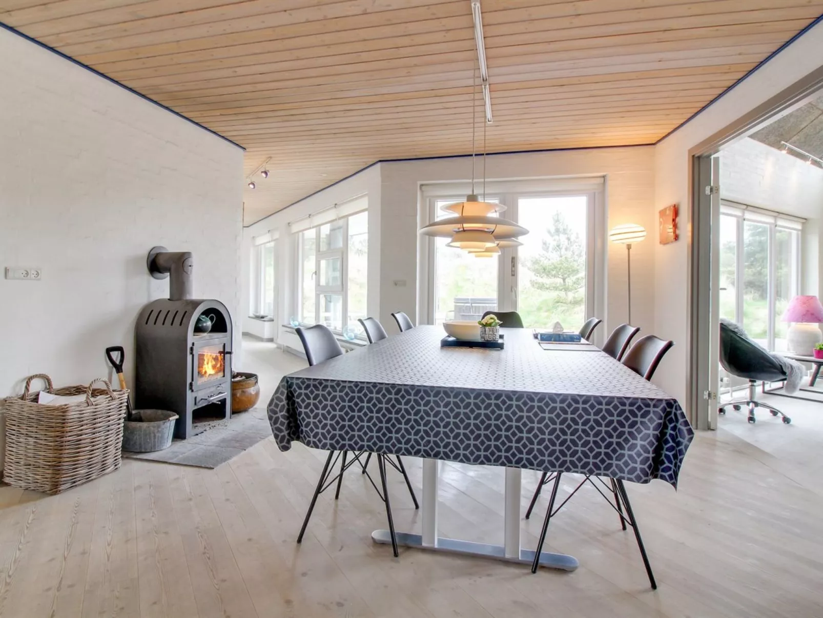"Sjamme" - 1.2km from the sea-Inside