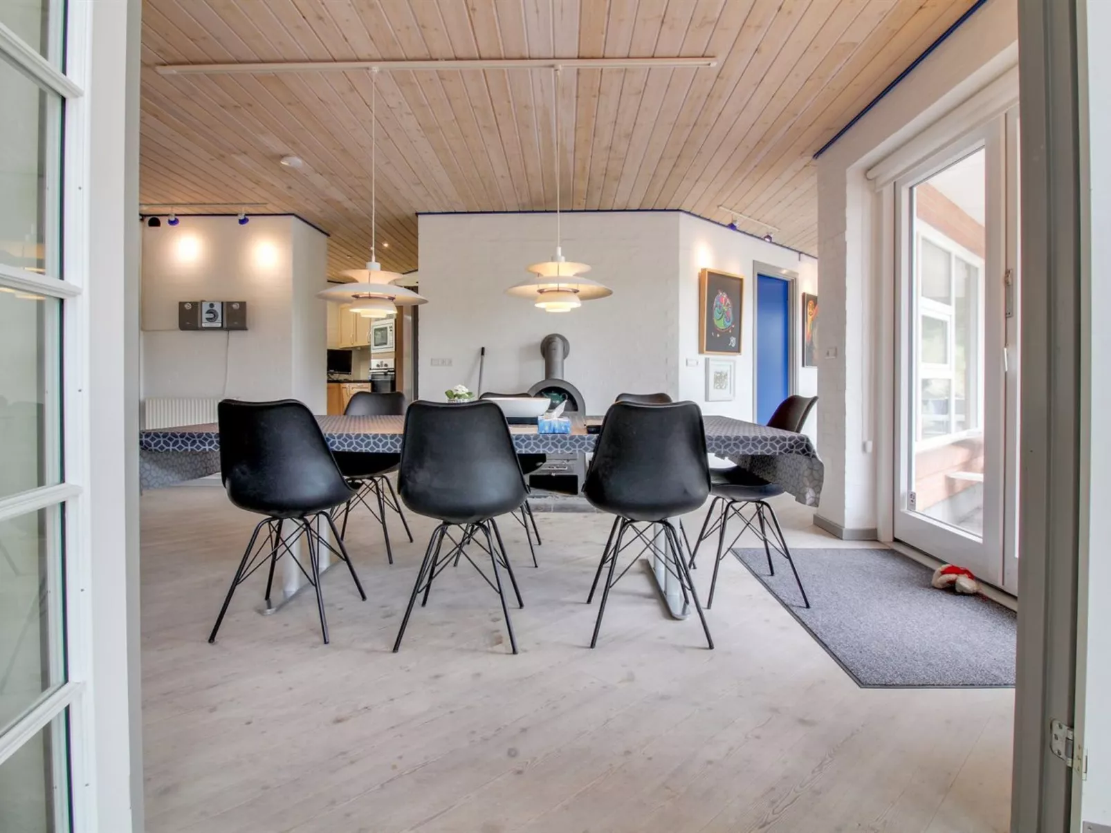 "Sjamme" - 1.2km from the sea-Inside