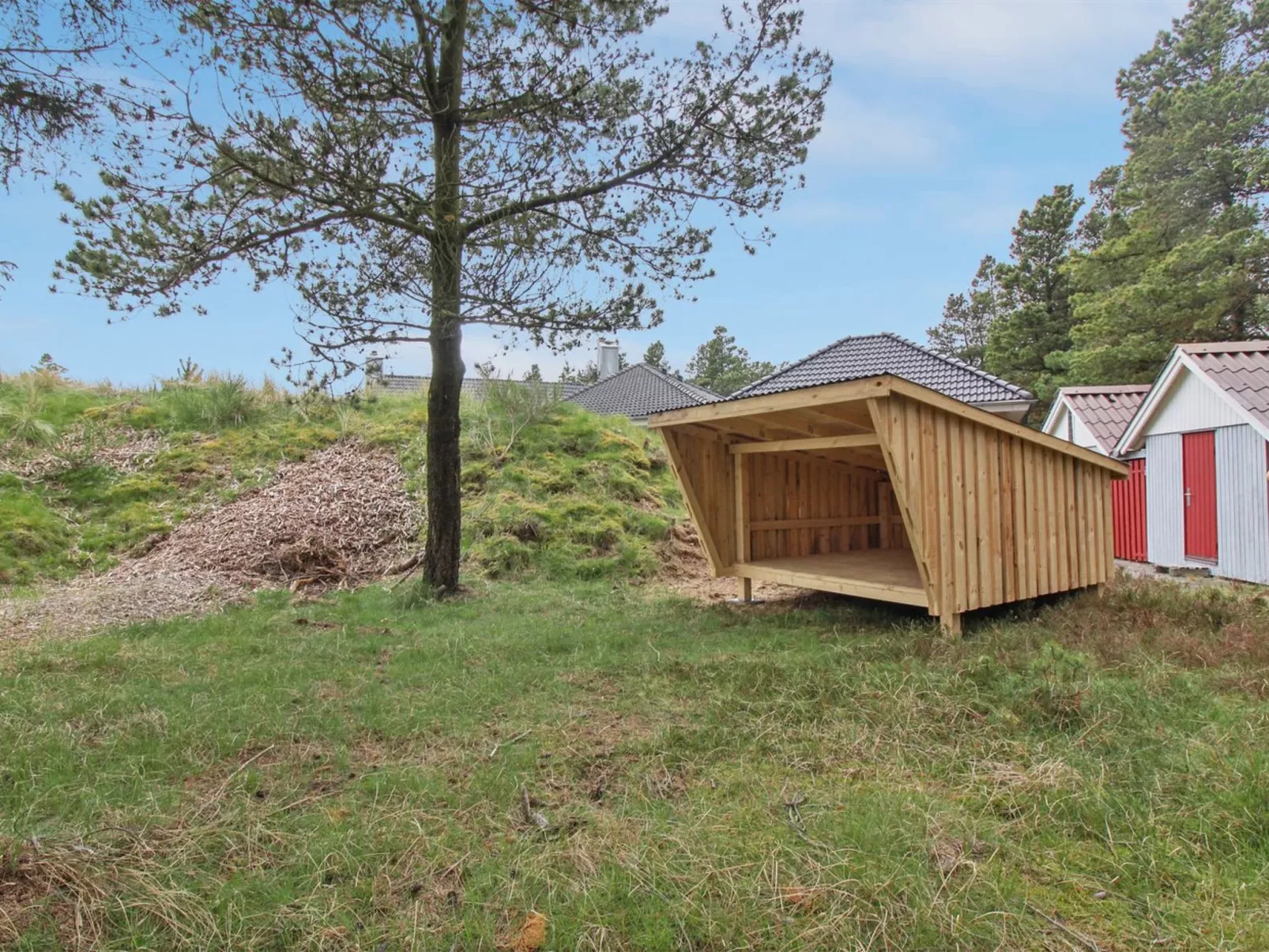 "Sjamme" - 1.2km from the sea-Outside