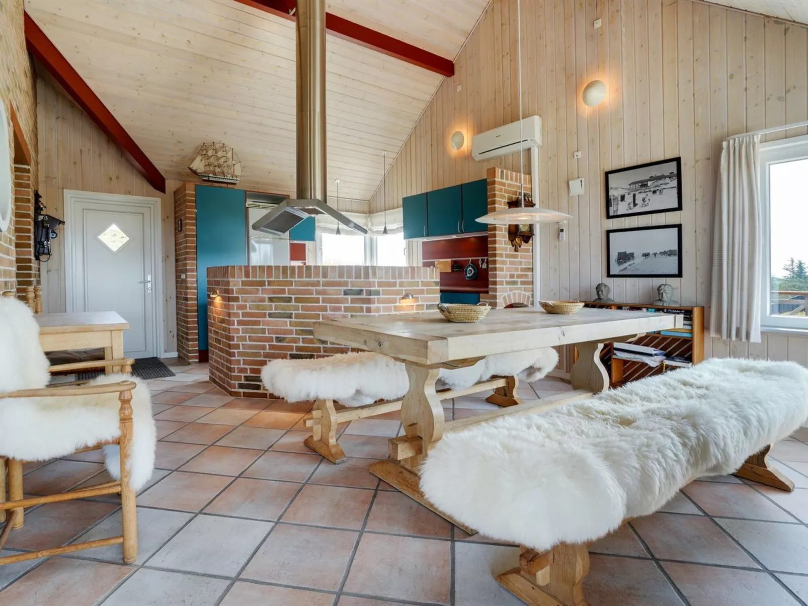 "Falk" - 500m from the sea-Inside
