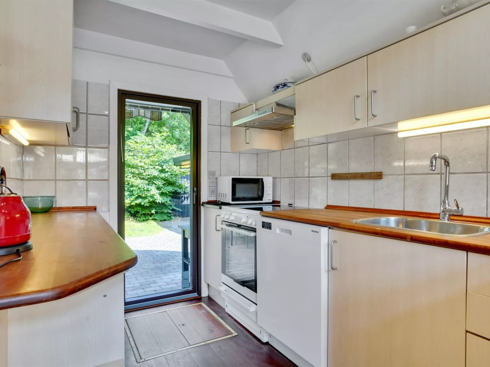 "Anssi" - 300m from the sea-Inside
