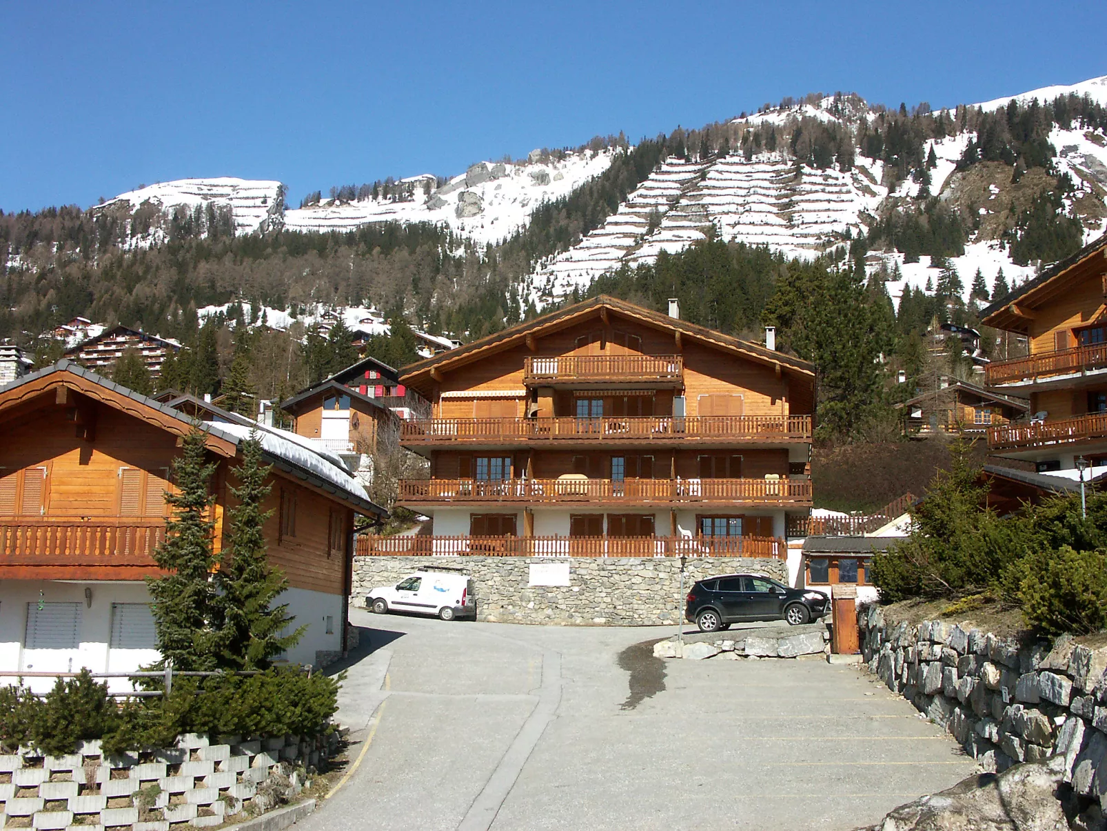 Les Rocailles-Outside