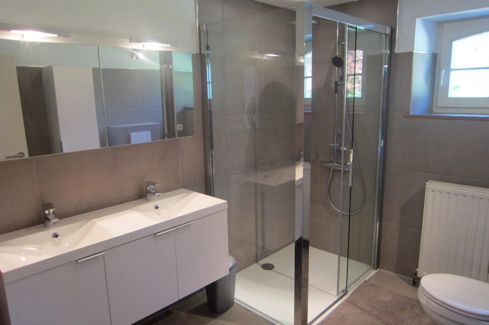 Offagne-Bathroom