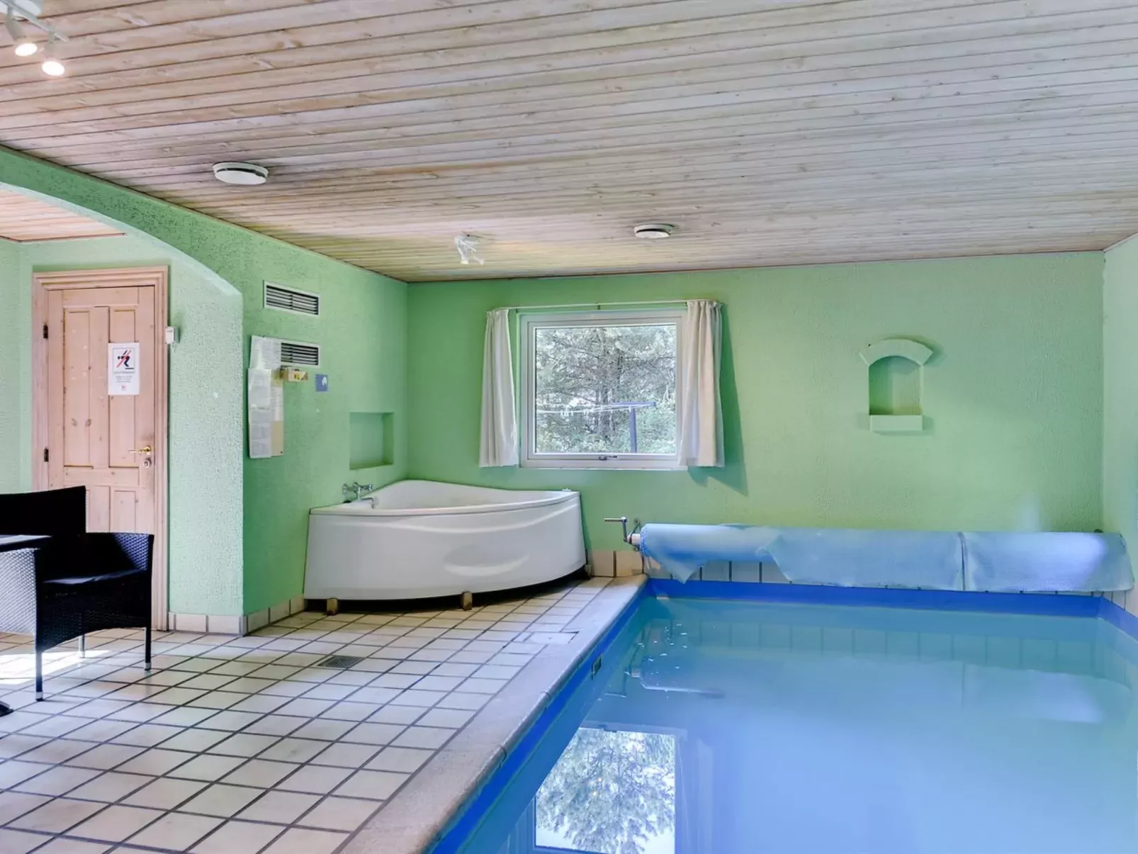"Billing" - 11km from the sea-Inside