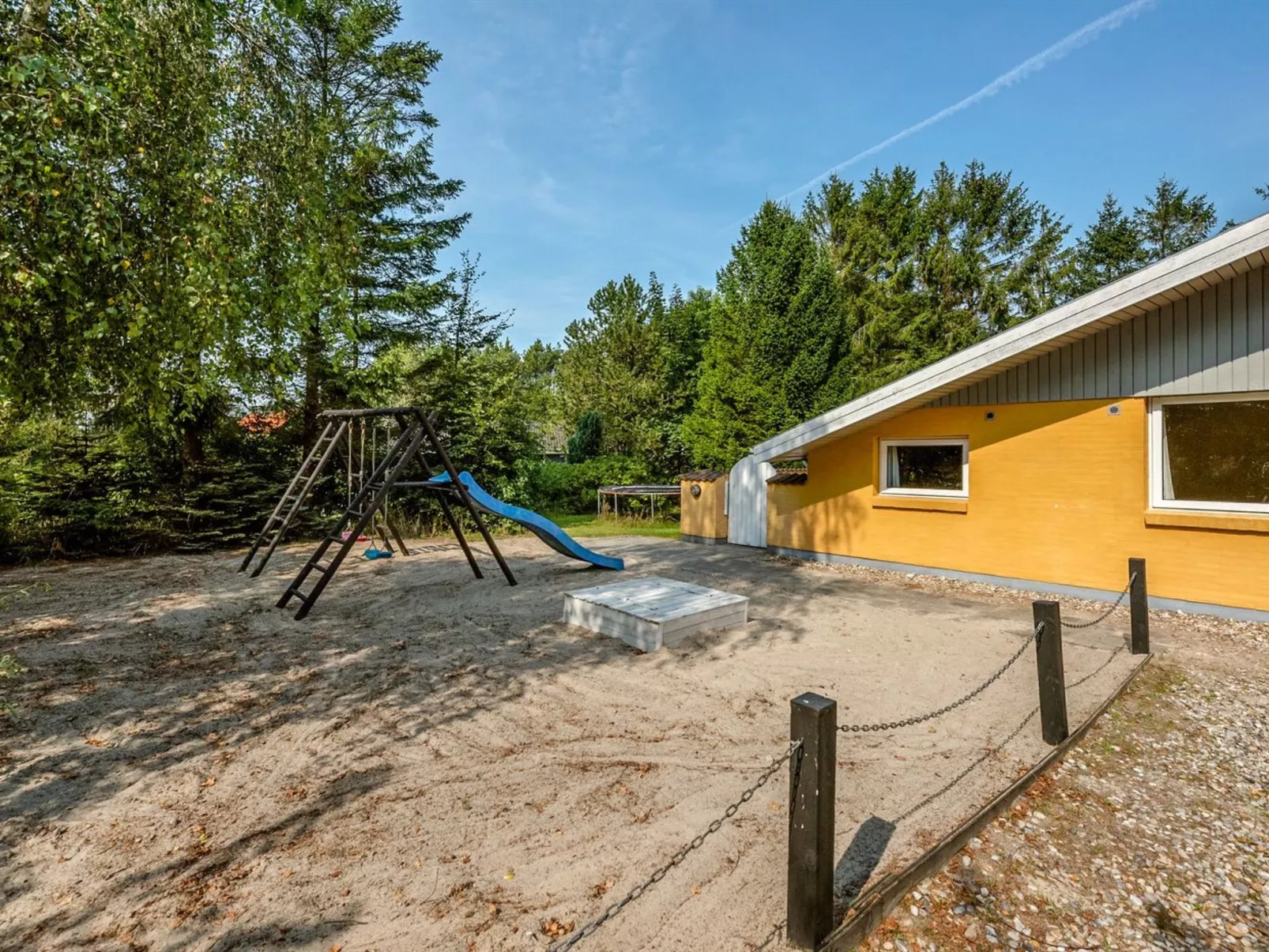 "Billing" - 11km from the sea-Outside