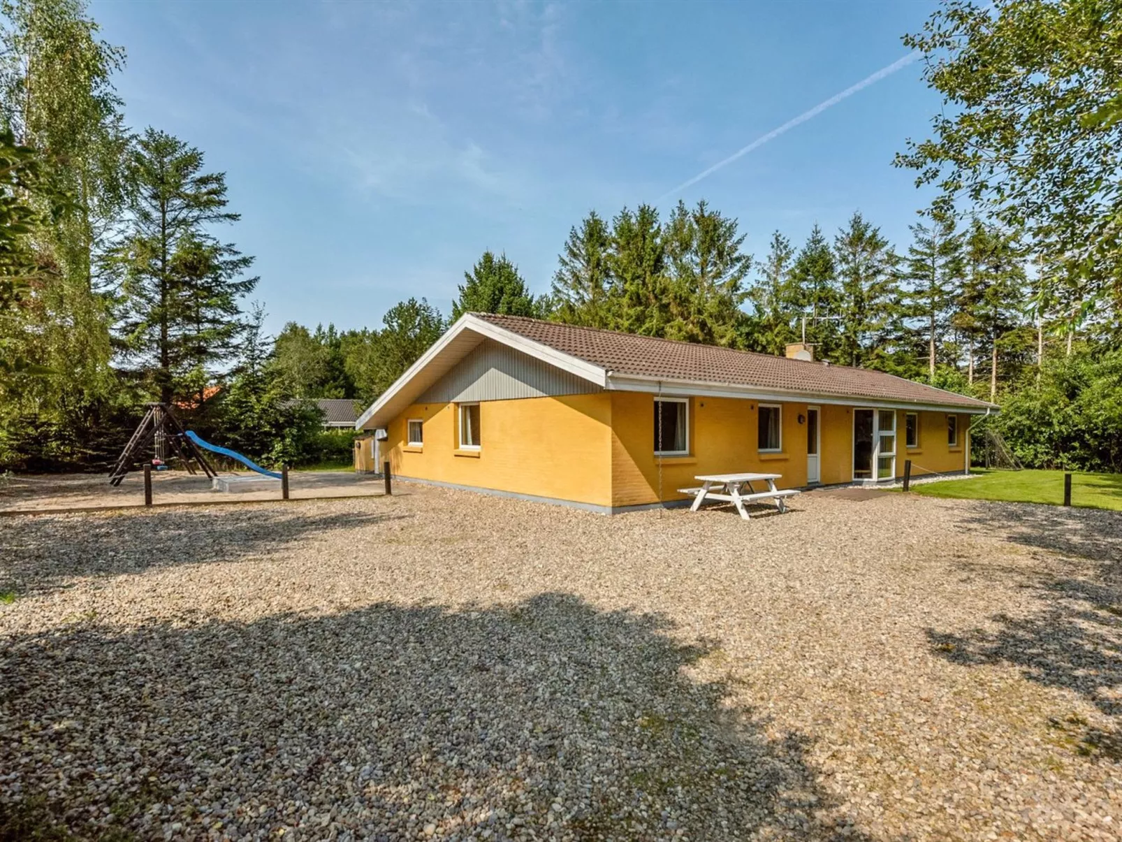 "Billing" - 11km from the sea-Outside