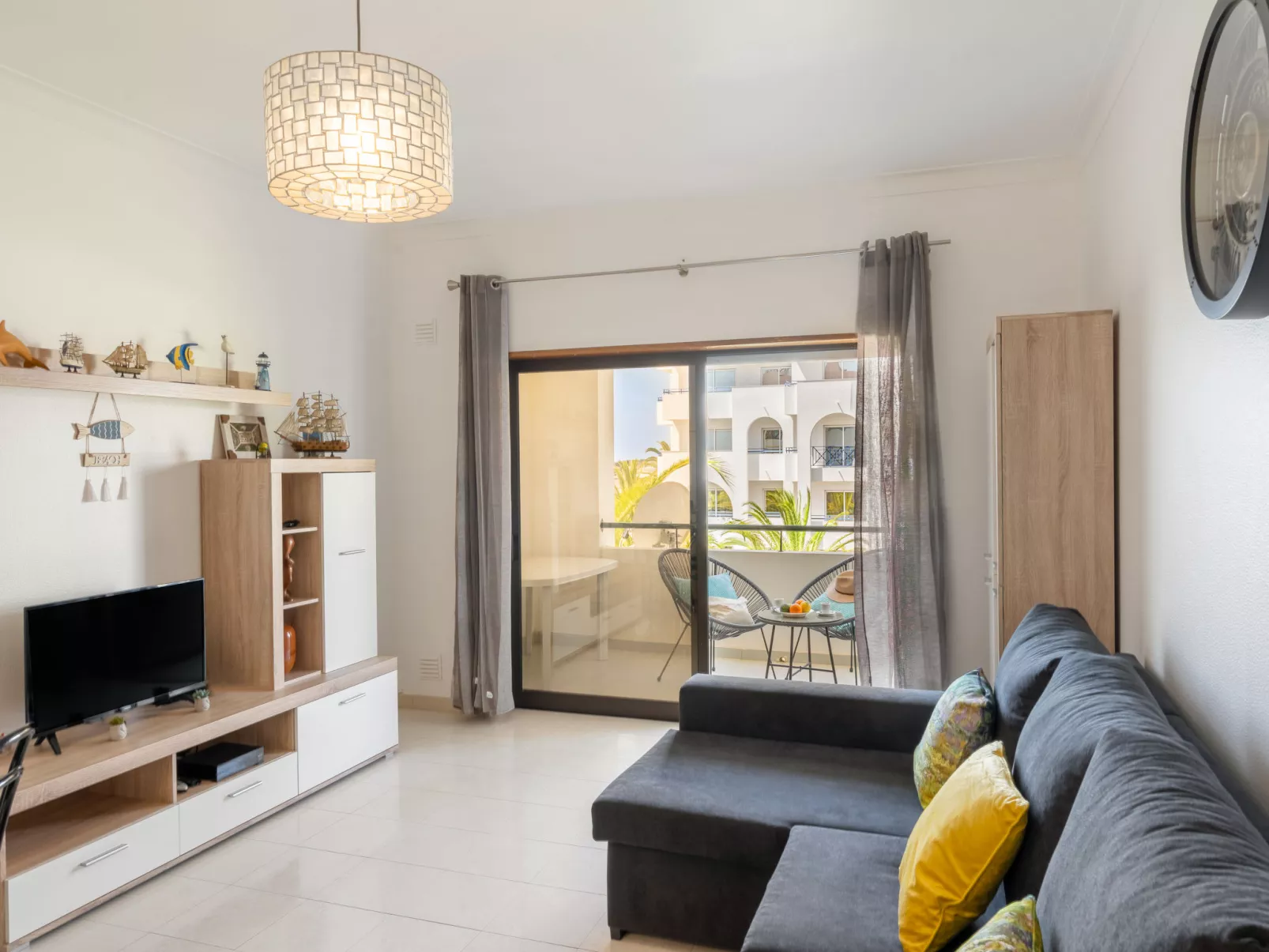 Algarve Treasure-Inside