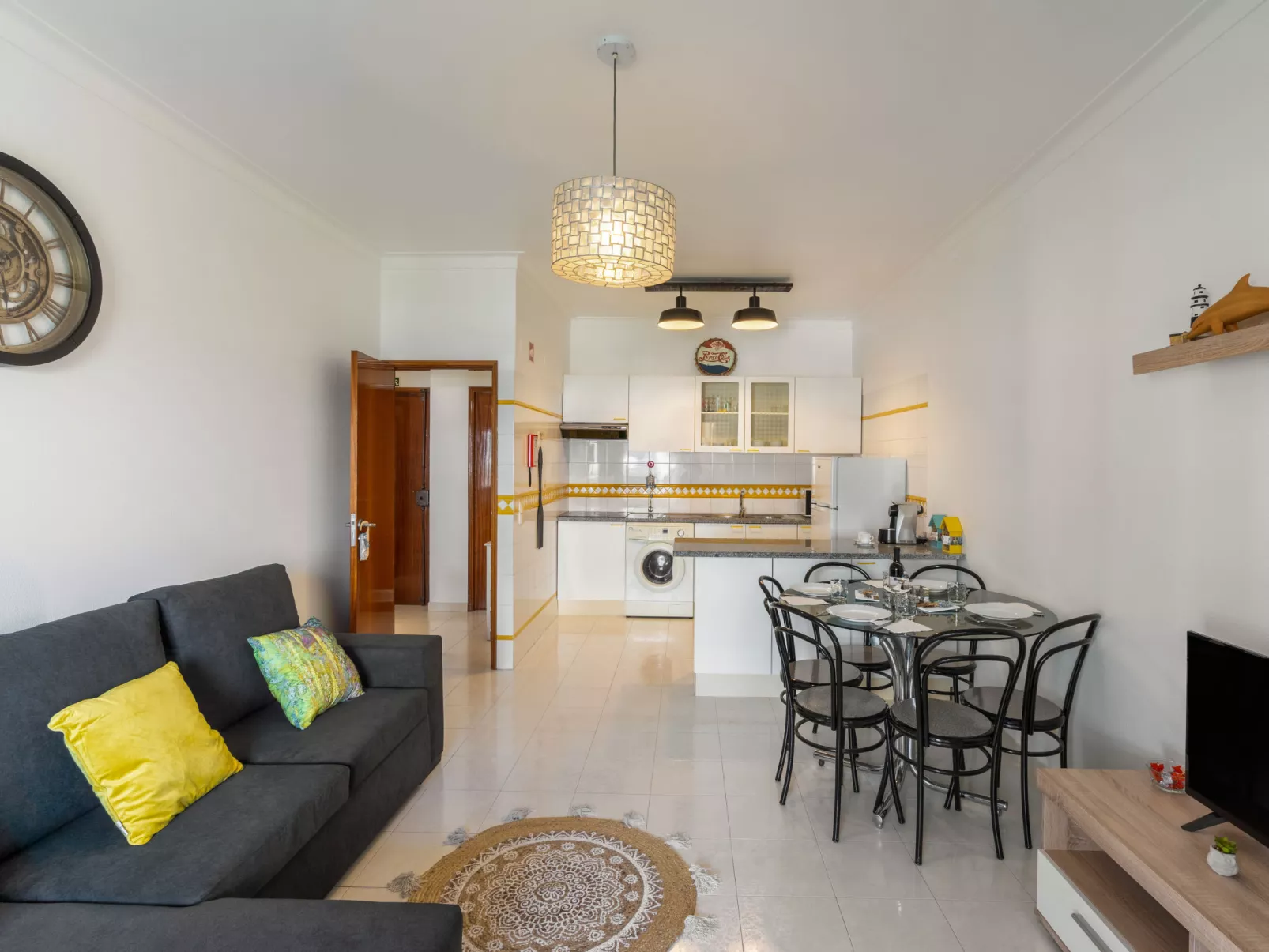 Algarve Treasure-Inside