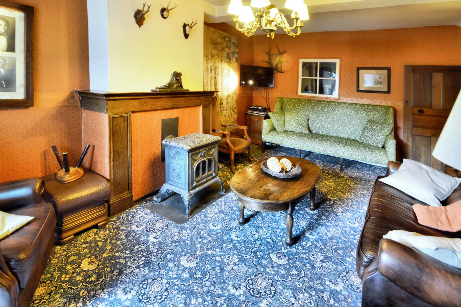 Grand Paliseul-Living room