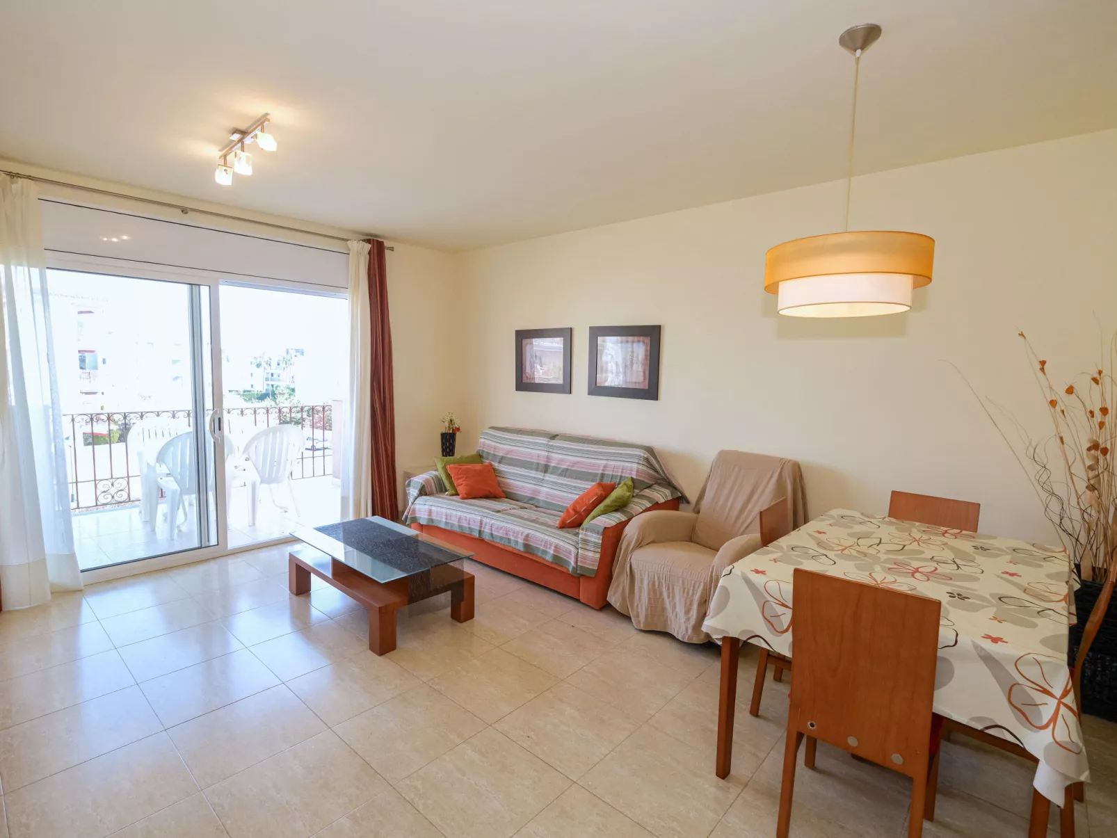 Apartamentos Golden Beach-Inside