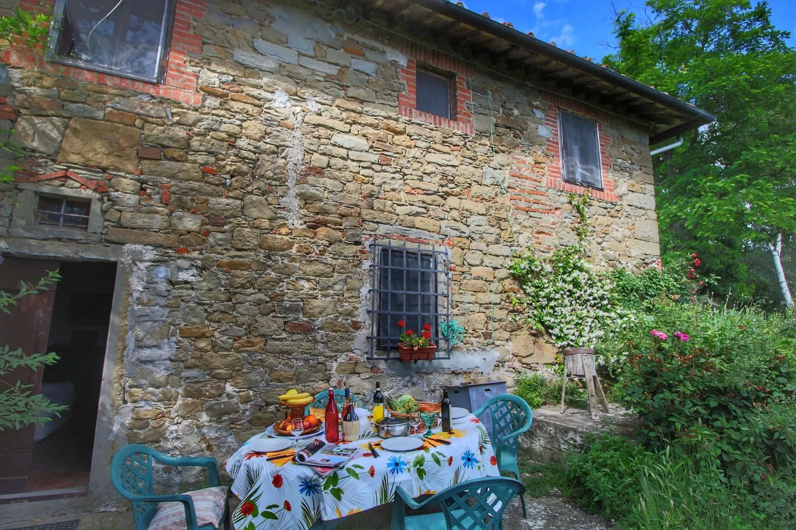 Santa Cecilia-Exterior summer