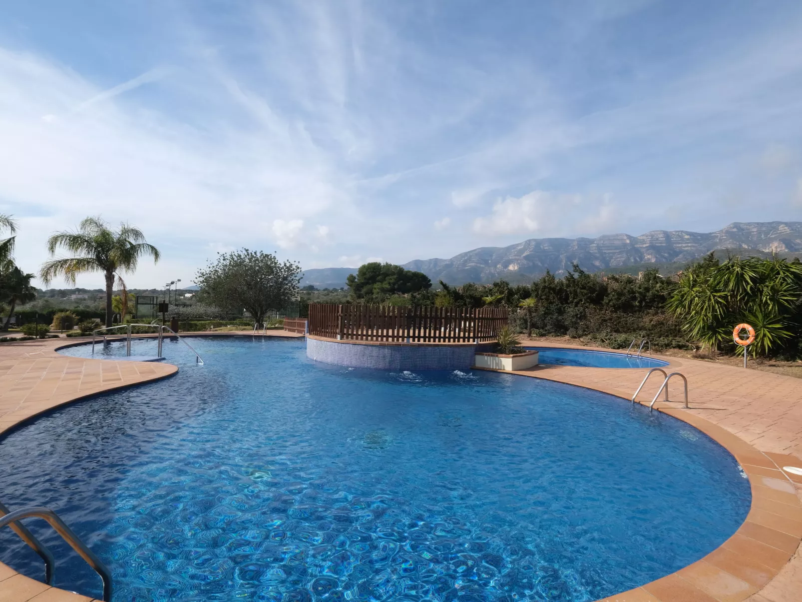 Apartamentos Golden Beach-Outside