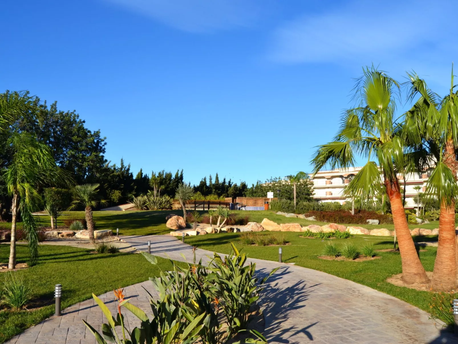 Apartamentos Golden Beach-Outside