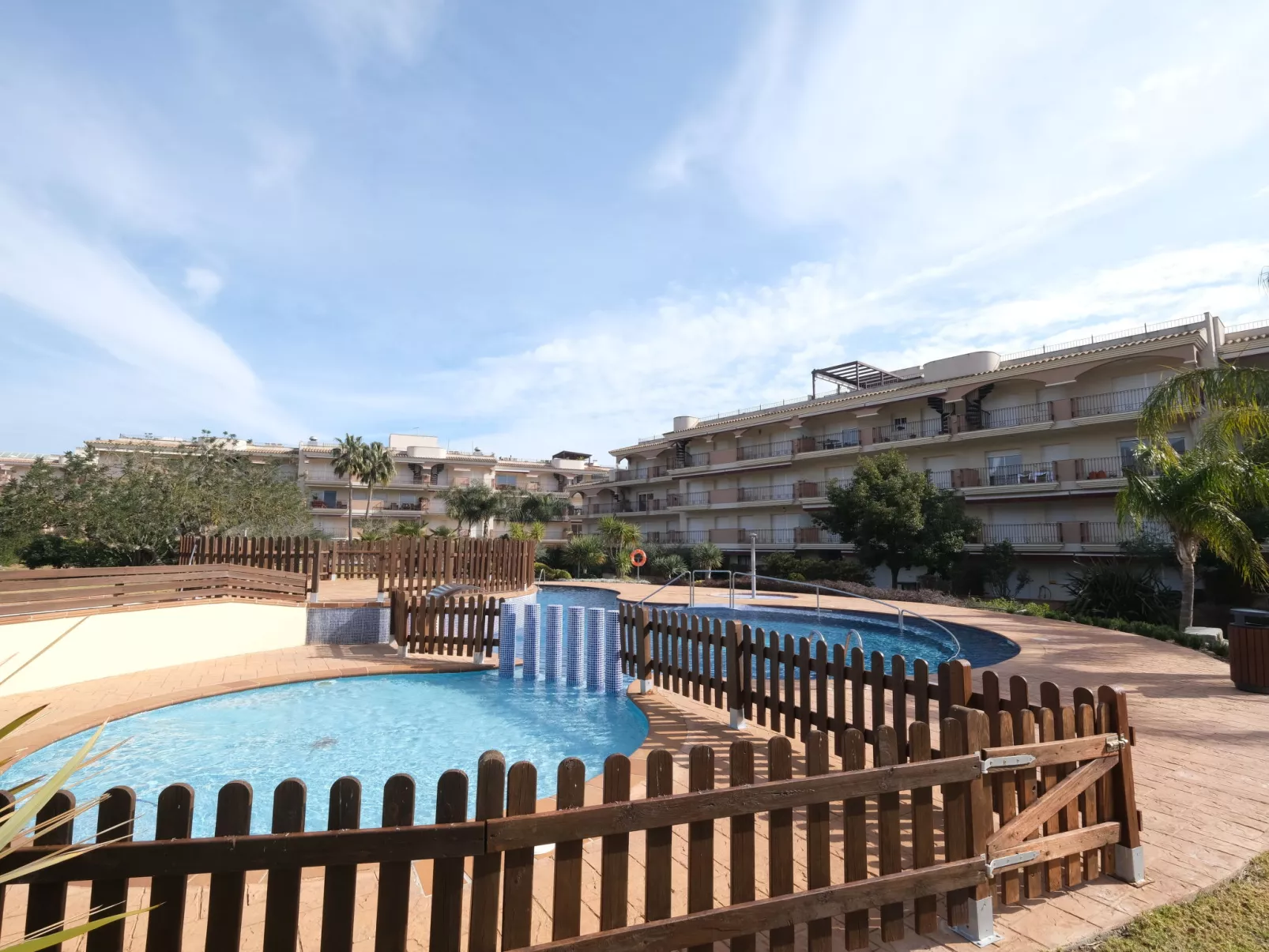 Apartamentos Golden Beach-Outside