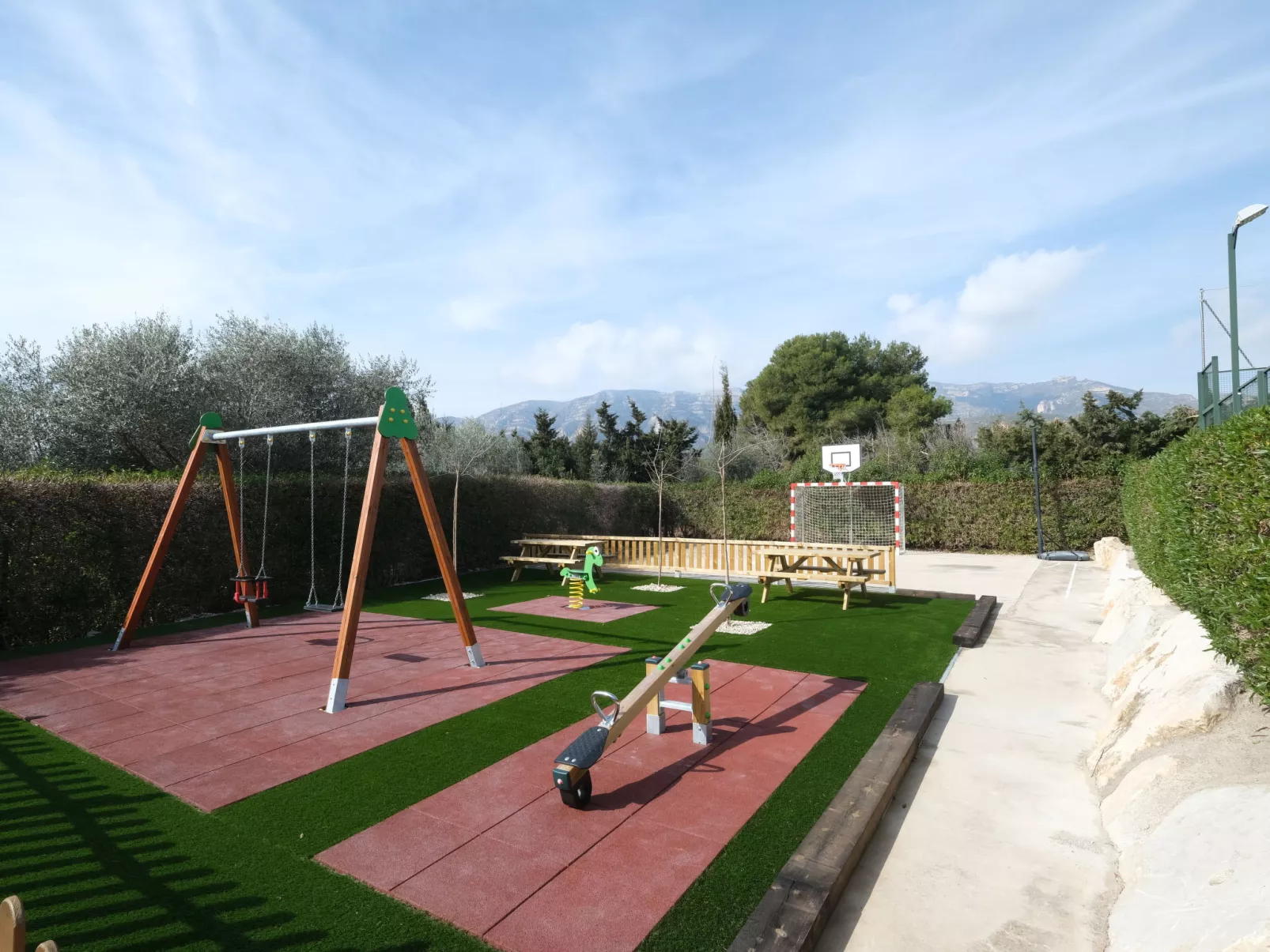 Apartamentos Golden Beach-Outside