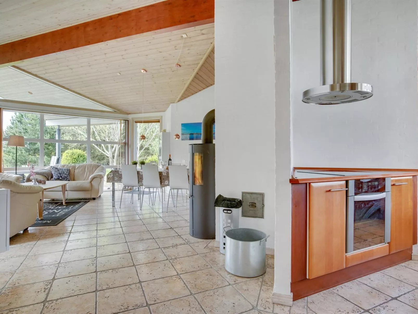 "Bina" - 1.9km from the sea-Inside